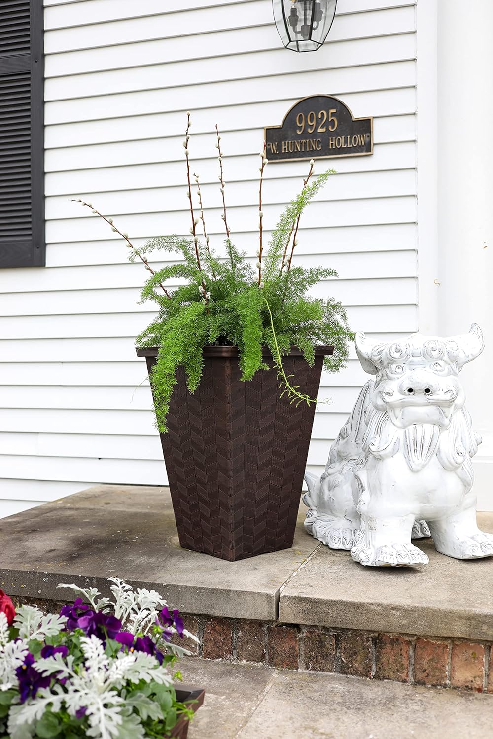 The HC Companies Borden 21" Tall Planter for Outdoor Plants - Lightweight Plastic Plant Pot with Drainage Hole and Plugs for Front Porch, Deck, Patio and Home, Chestnut