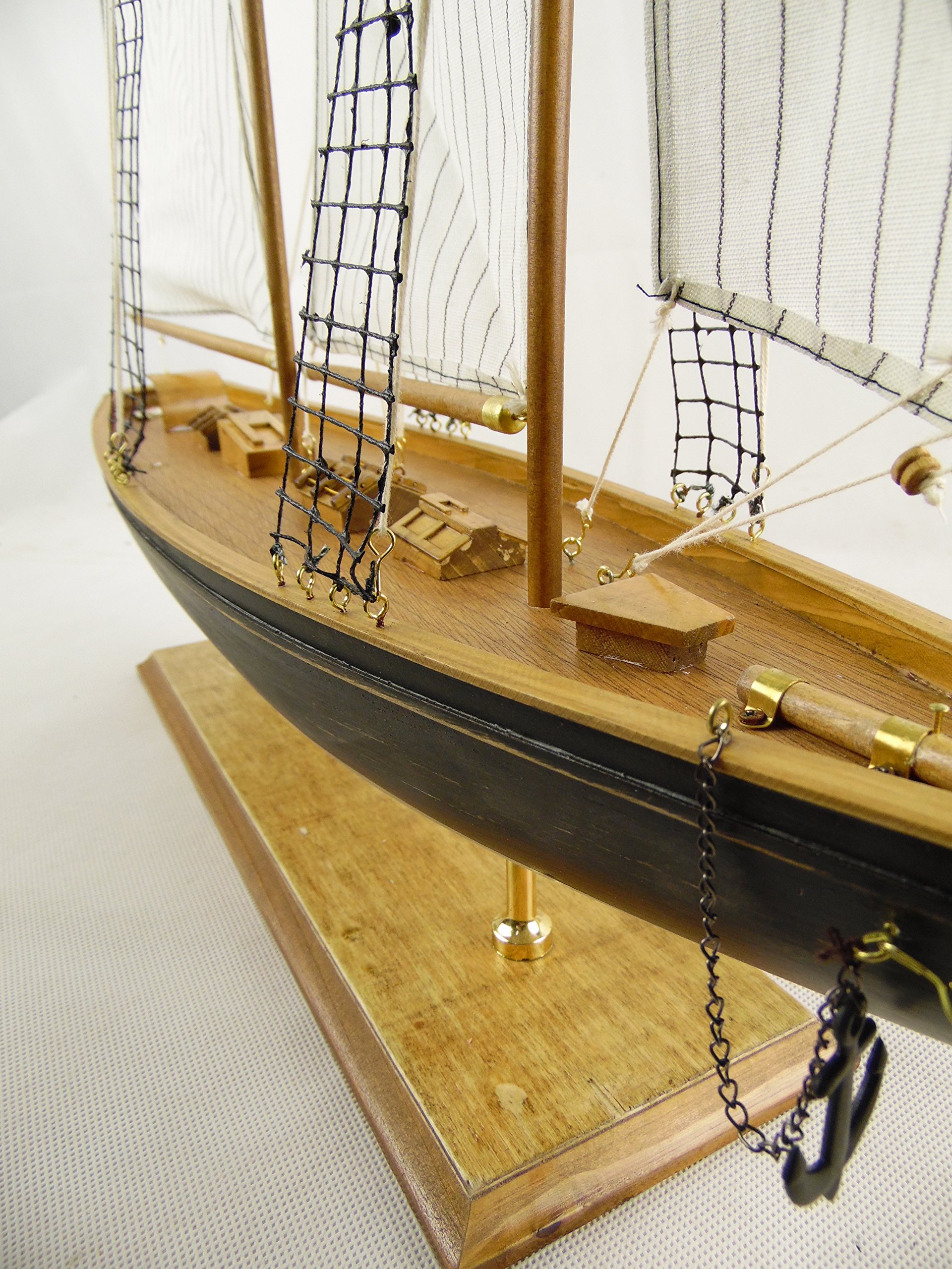 antikes Segelschiff/Boot im Shabby-Look - 2 Master mit Standfuß als Modellschiff für die Maritime DekorationSegelboot