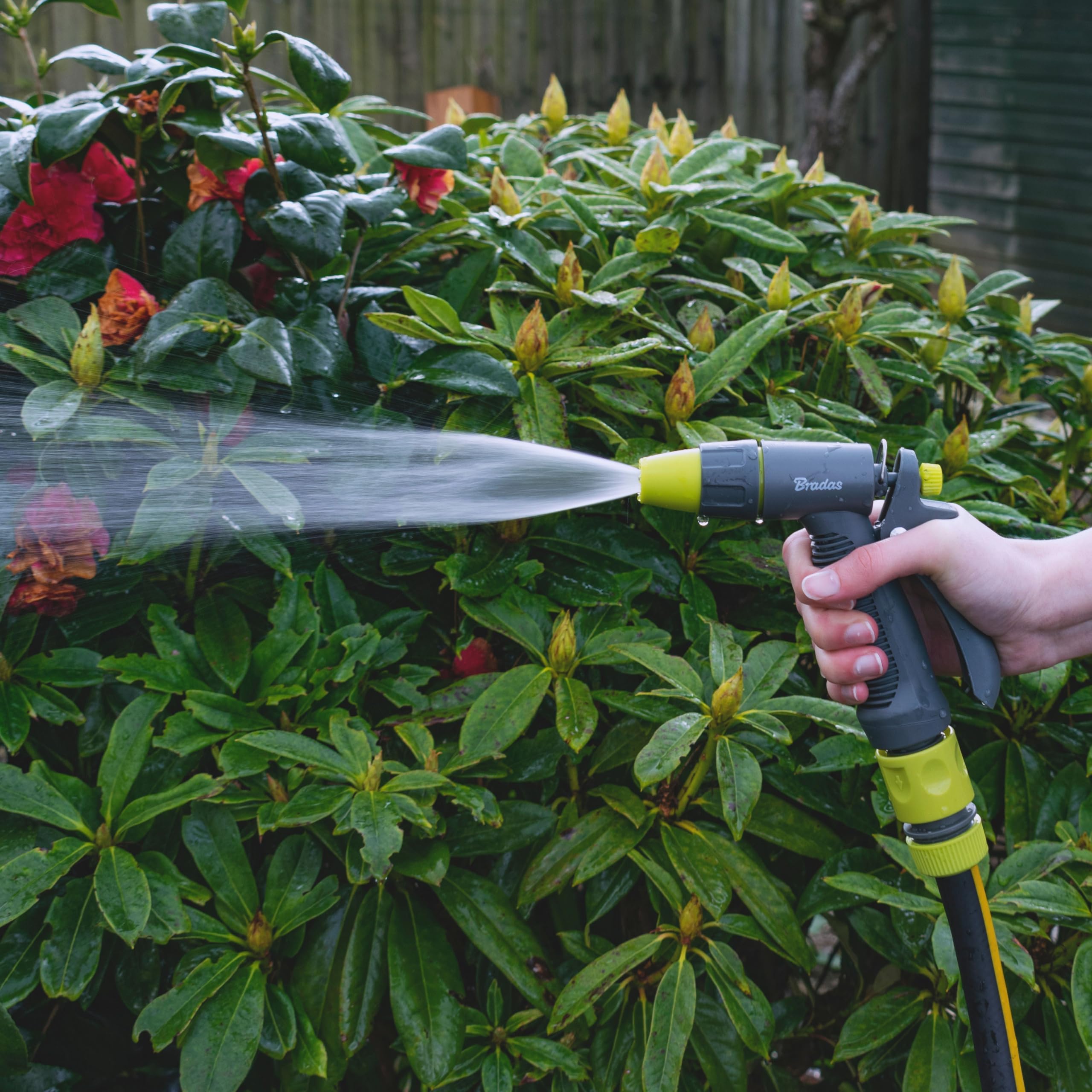 Clothing Estates Lime Adjustable Spray Pattern Garden Hose Gun With Quick-Connect Adaptor And Ergonomic Grip, 2 Spray Modes, Lightweight