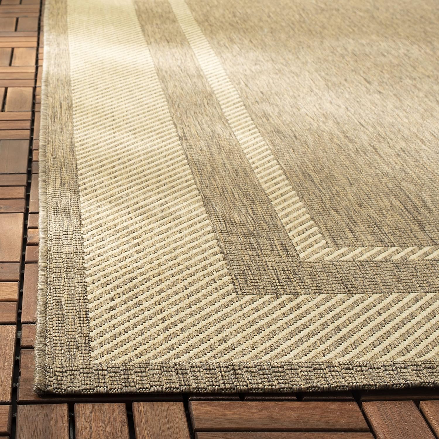 Martha Stewart x SAFAVIEH Outdoor Area Rug Collection - 2'7" x 5', Coffee & Sand Color, Weather Resistant & Washable, Ideal for Patio, Backyard, Mudroom, Deck, Accent Space (MSR4127B)