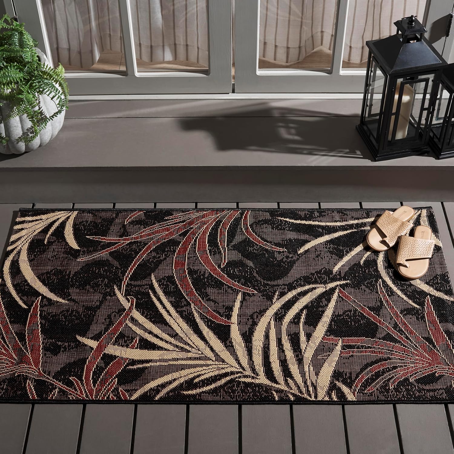 SAFAVIEH Courtyard Collection CY6083 Indoor/ Outdoor Non-Shedding Easy-Cleaning Patio Backyard Porch Deck Mudroom Area-Rug, 2'7" x 5', Black / Cream