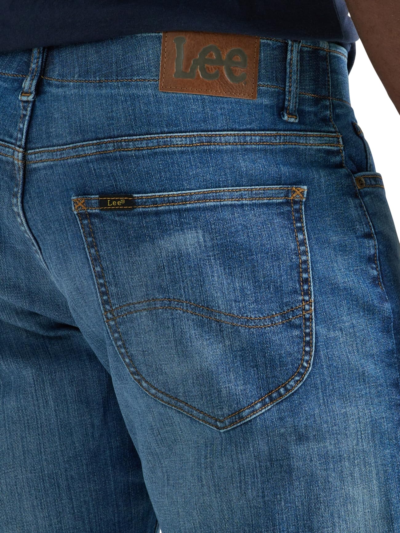 Snapklik.com : Lee Mens Extreme Motion Athletic Taper Jean