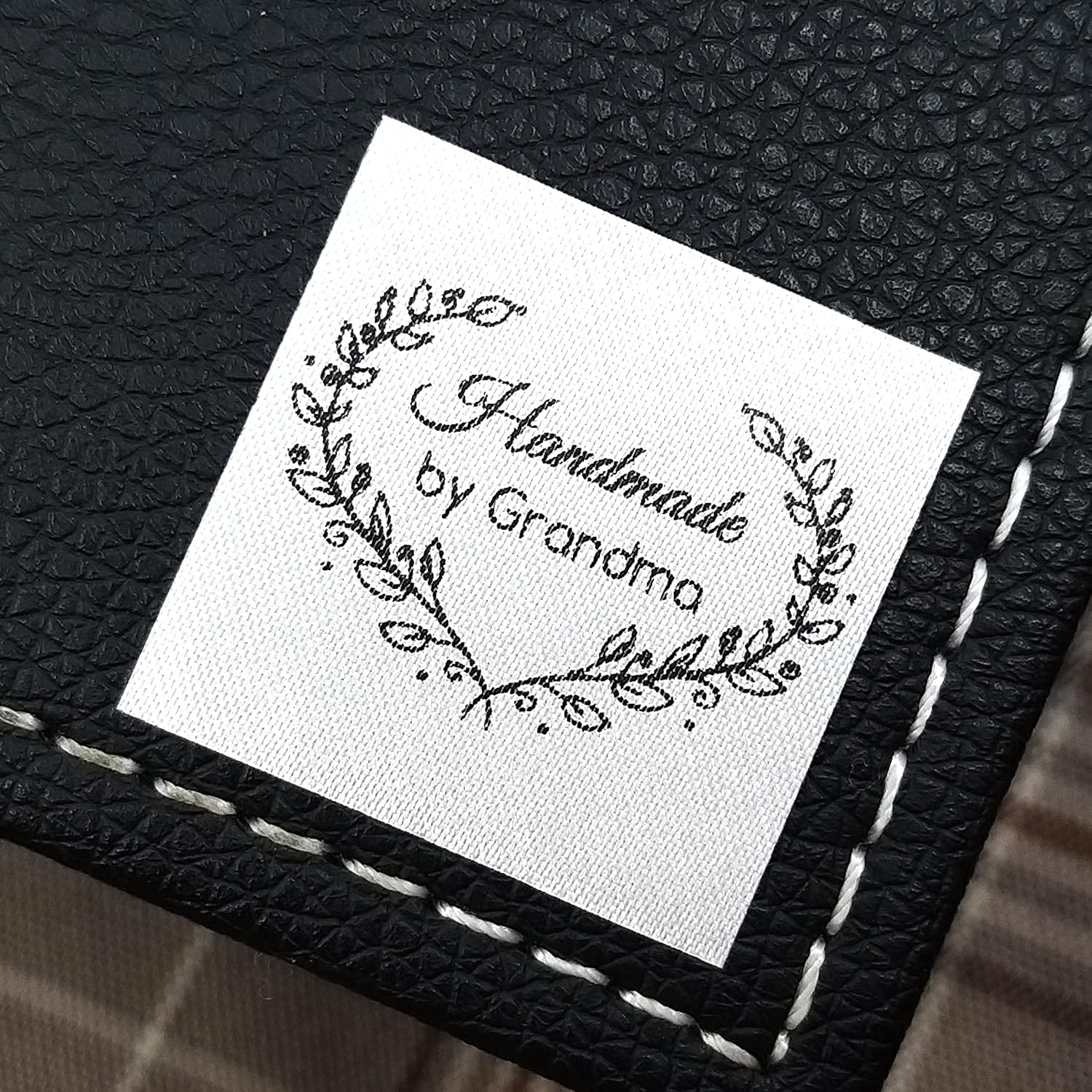100pcs Custom Iron on Label Clothing Tags Personalized Fabric Labels Flat Sewing Label Handmade Heart Leaf Border Design White Silky Satin Name Label