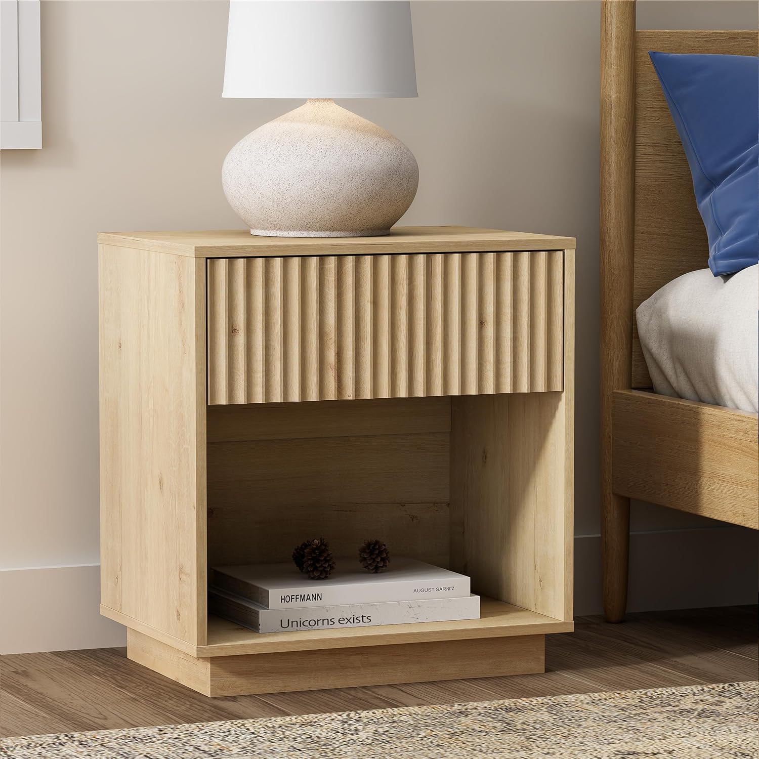 Mid Century Modern Nightstand, 22 Inch Wide Bedside Table with Large Drawer & Open Shelf, Easy Assembly Wooden End Table for Bedroom, Living Room, Office - Light Oak