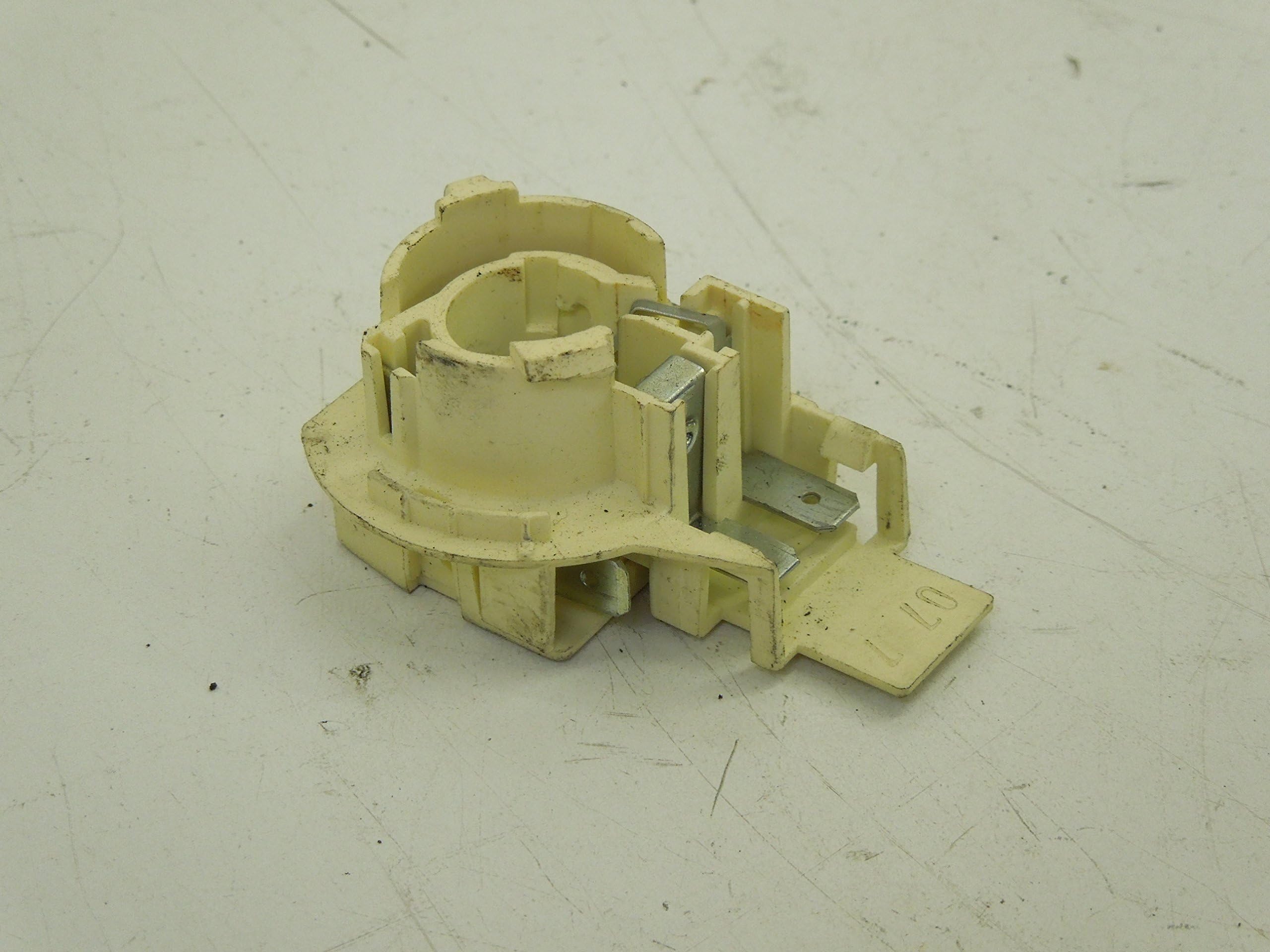 Audi 80 Cabriolet Rear Tail Light Brake Light 21/5 Bulb Holder