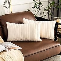 Vista 75 de UGASA - Fundas de almohada decorativas de terciopelo suave y sólidas de Navidad para sala de estar/sofá, 16 x 16 pulgadas, 2 unidades, color burdeos