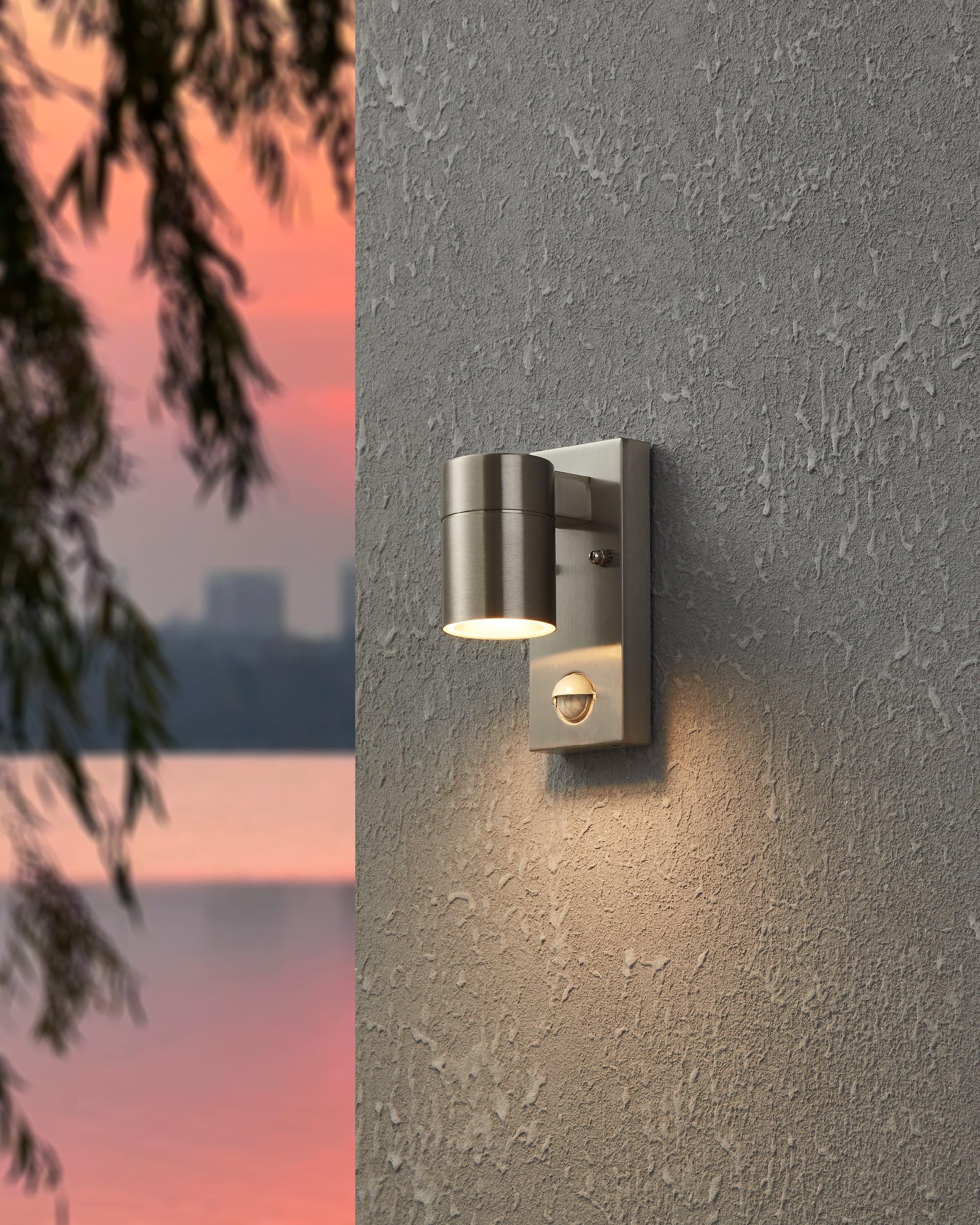 EGLO LED Außen Wandlampe Riga 5, Außenleuchte mit Bewegungsmelder