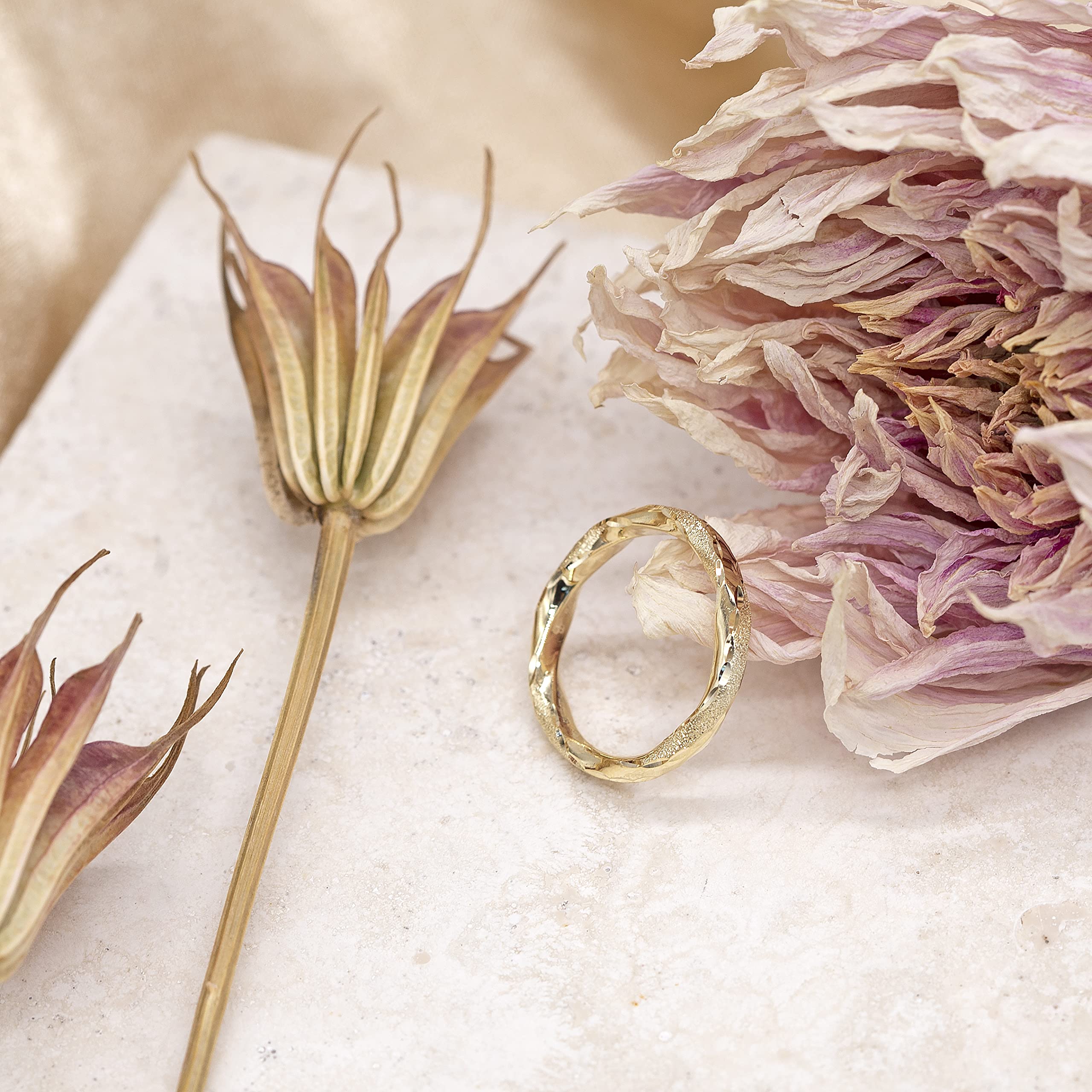 CARISSIMA Damen-Ring, 9 Karat Gold, 3 mm, poliert und strukturiert, gedreht