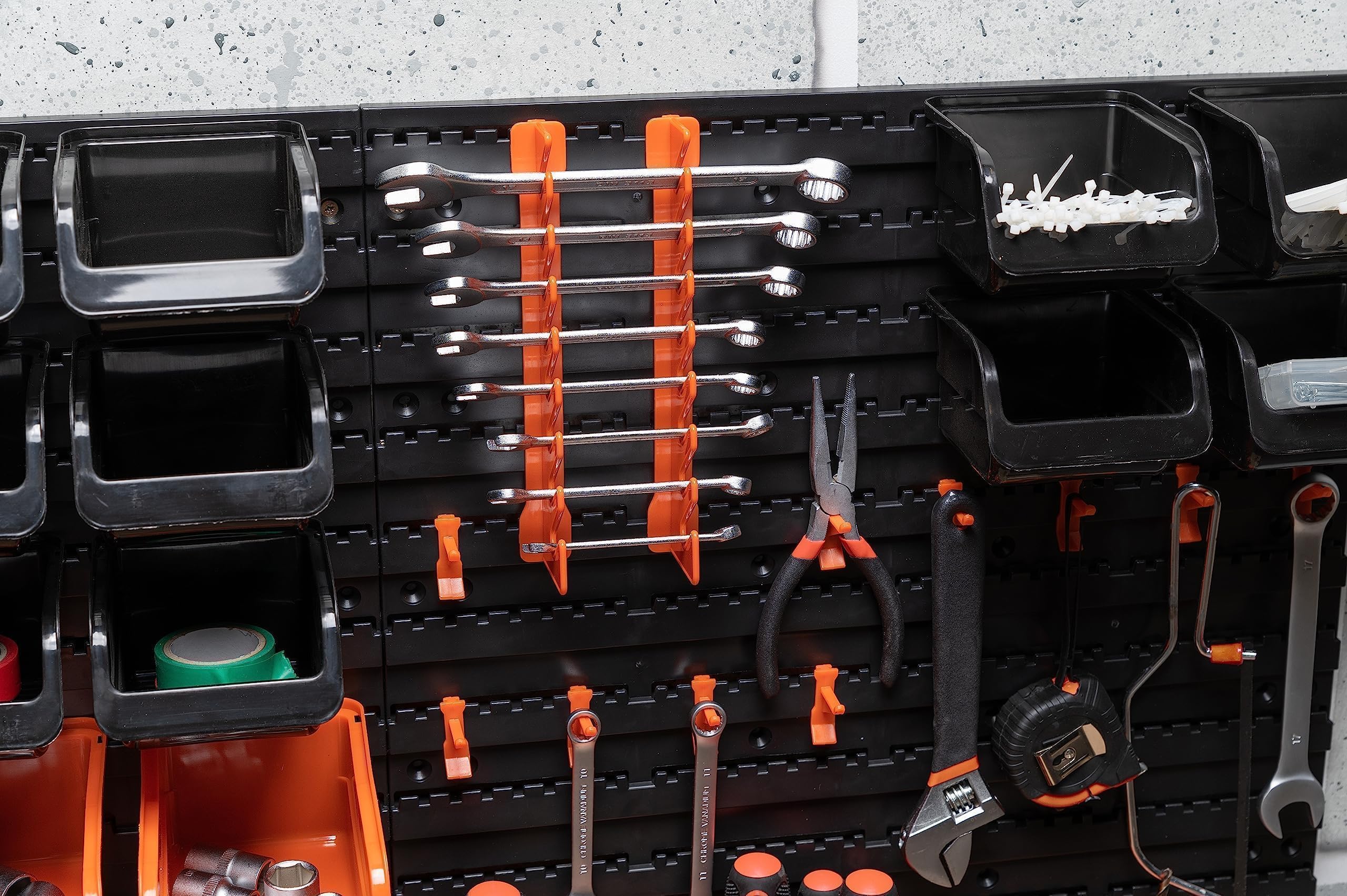 BLACK+DECKER Tableau à Outils avec étagères et Crochets de Suspension Normal