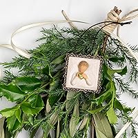 Vista 4 de Willow Tree - Adorno colgante de corazón dorado con borde de metal, figura esculpida y pintada a mano en relieve