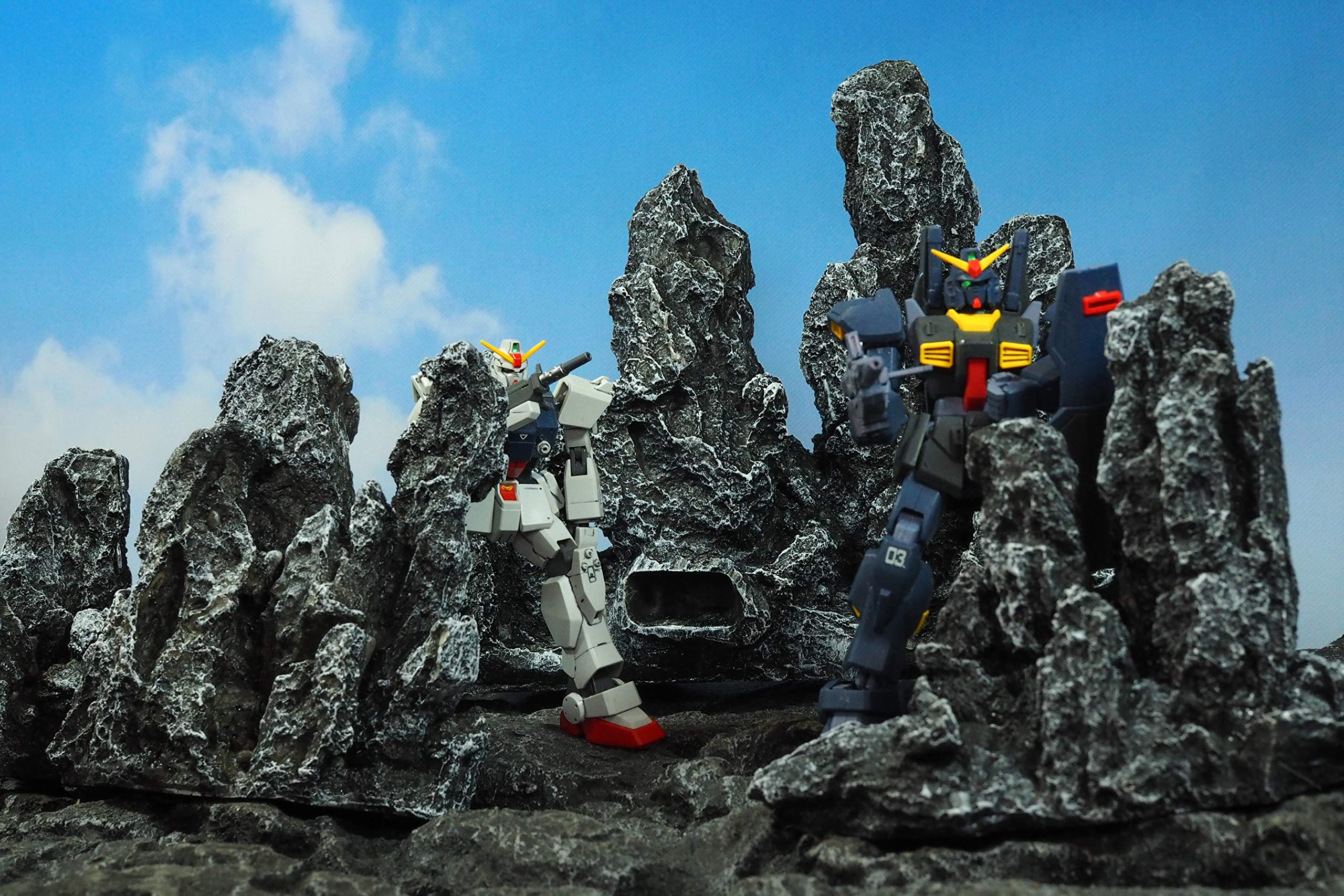 ジオラマベース　260402 岩場　渓谷　DioramaBase ガンプラ　台座 Amazon.co.jp: 【Good in three directions】リアル 岩山 ジオラマ