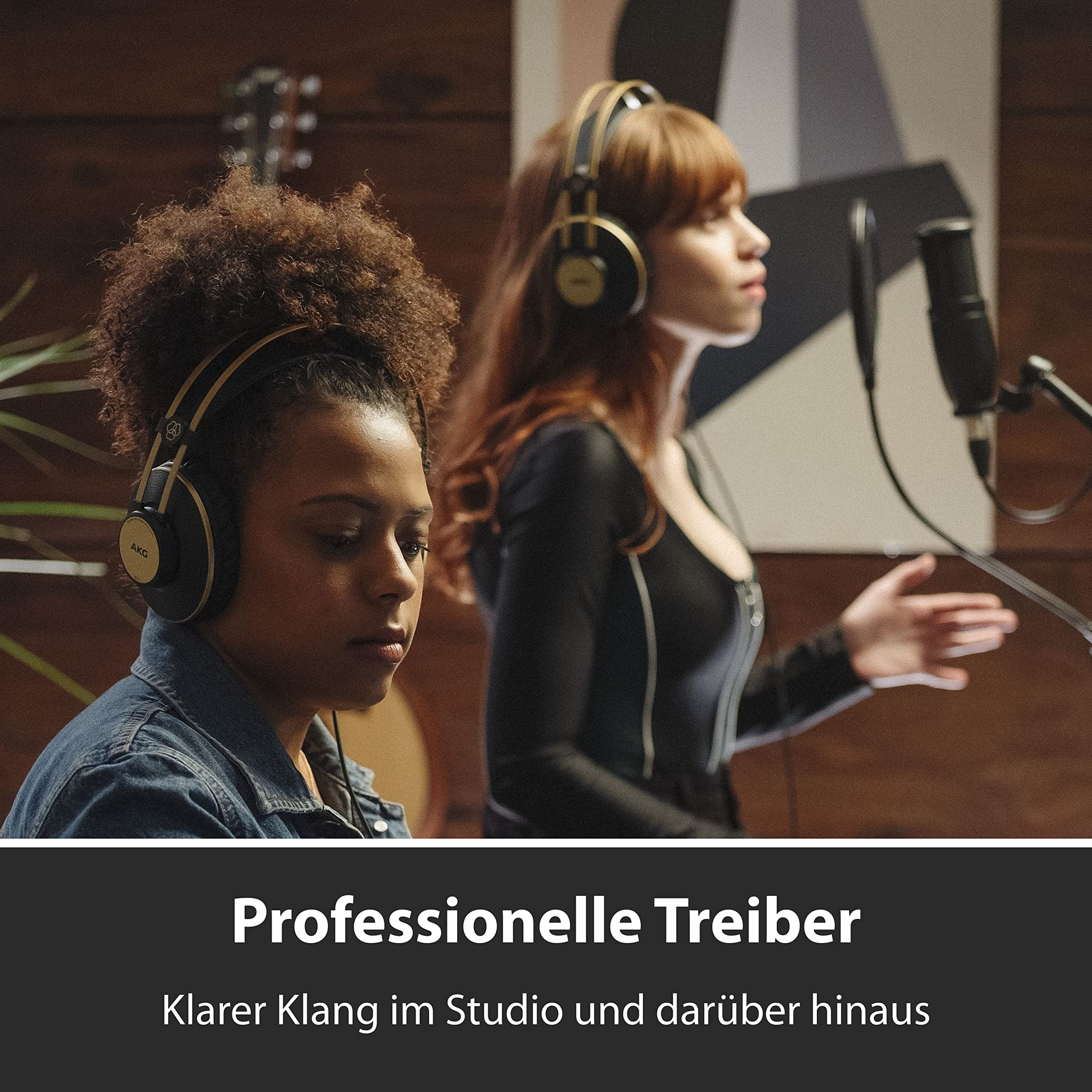 AKG K92 Hochleistungs-Kopfhörer mit geschlossenem Design, Schwarz & KabelDirekt – 5 m – Kopfhörer-Verlängerungskabel, 3,5-mm-Klinken-Verlängerung (schwarz)