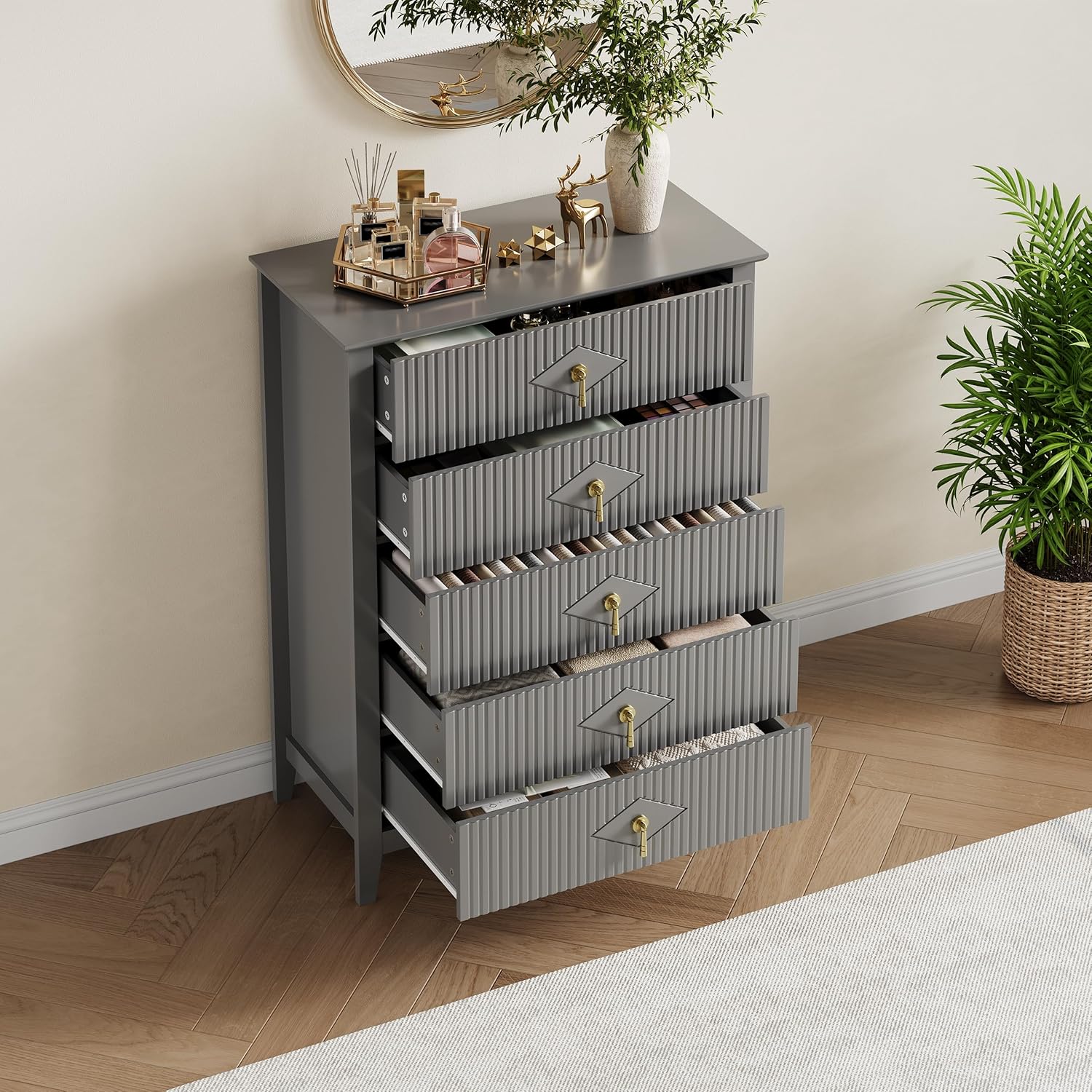 Garvee Dresser for Bedroom with 5 Drawers, 32" Wide Modern Chest of Drawers with Metal Handle, Dresser TV Stand, Wood Drawer Organizer for Bedroom, Living Room, Hallway