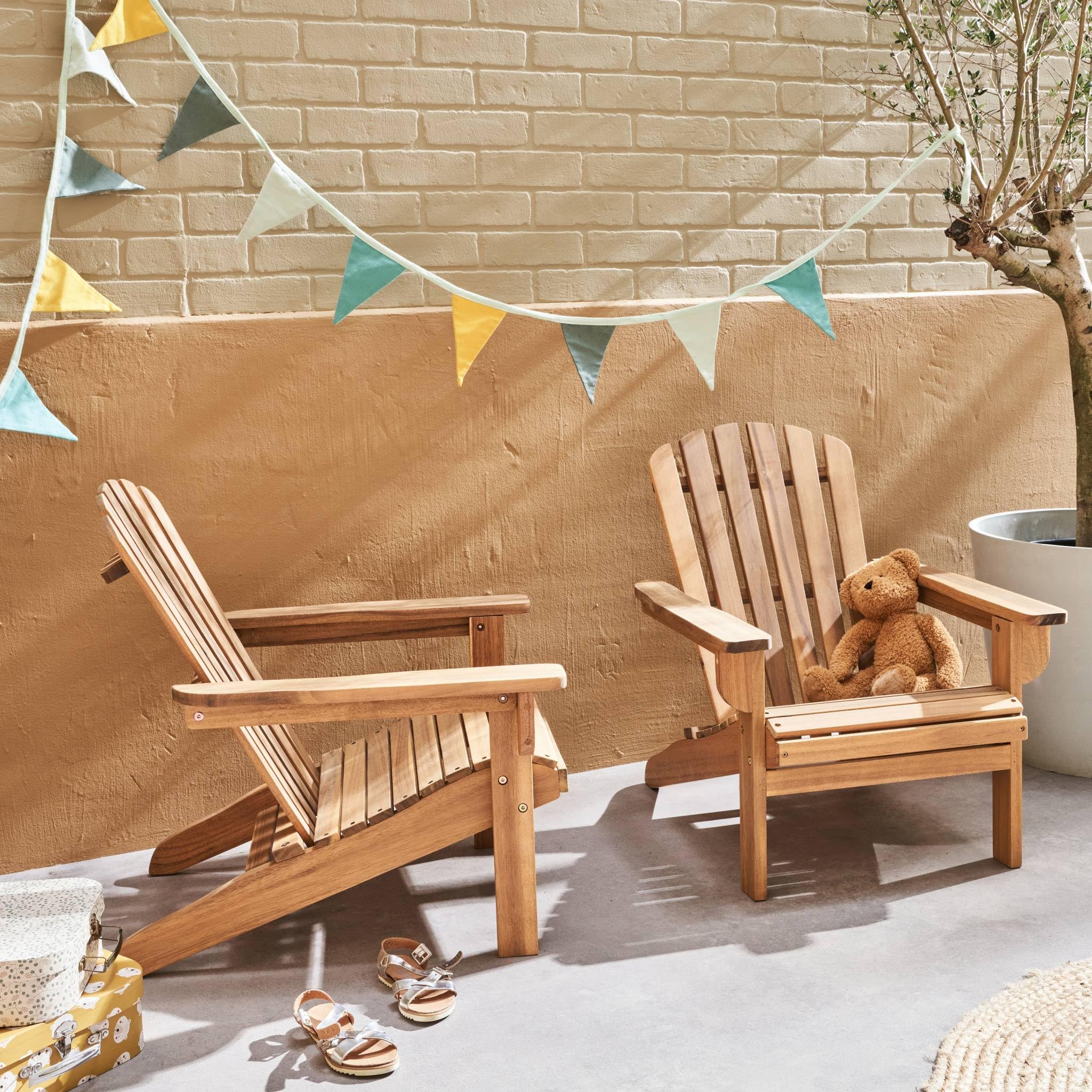 sweeek - Lot de 2 fauteuils en Bois d'acacia Adirondack pour Enfant. Salon de Jardin Enfant Couleur Teck Clair