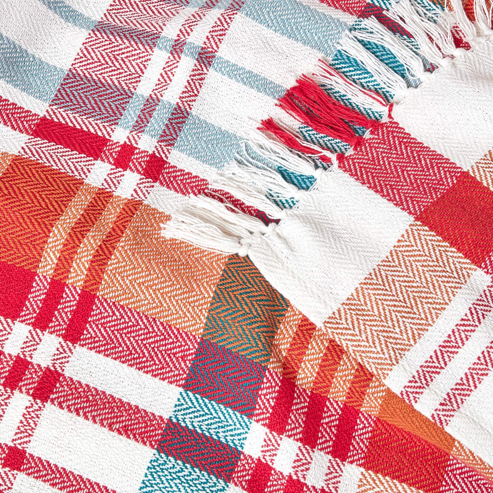 Homescapes extra große Tagesdecke Falun aus 100% Baumwolle, rote Wohndecke mit Tartan-Muster, kuschelig weicher Chevron-Überwurf mit Fischgrätenmuster, Übergröße 225 x 360 cm