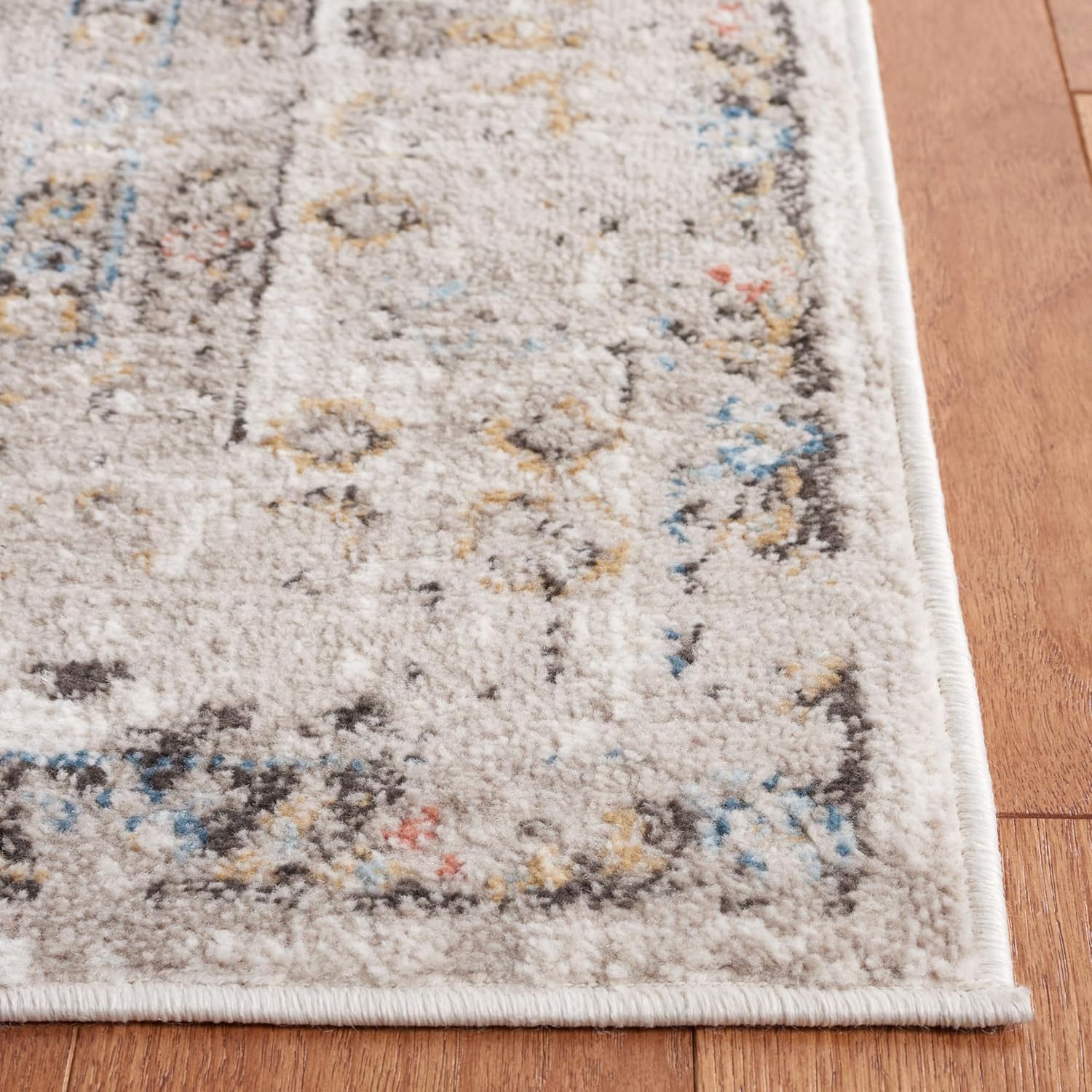 SAFAVIEH Cornelia Collection Runner Rug - 2'2" x 8', Ivory, Oriental Design, Non-Shedding & Easy Care, Ideal for High Traffic Areas in Living Room, Bedroom, Dining (CRN208A-28)