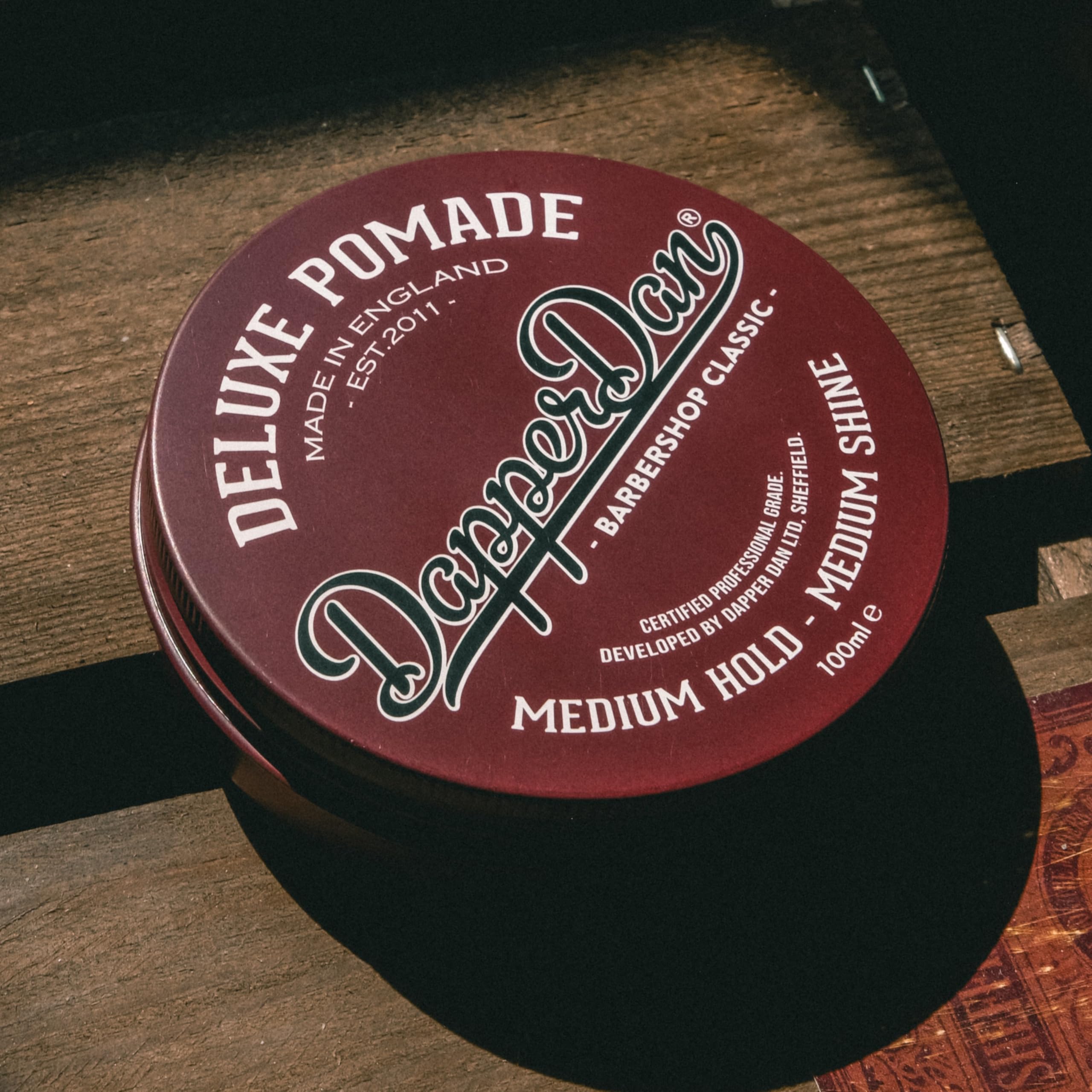 Dapper Dan Deluxe Pomada, Medium Hold Medium Shine, wszechstronna, elastyczna, na bazie wody, profesjonalny wygląd, 1 x 100 ml