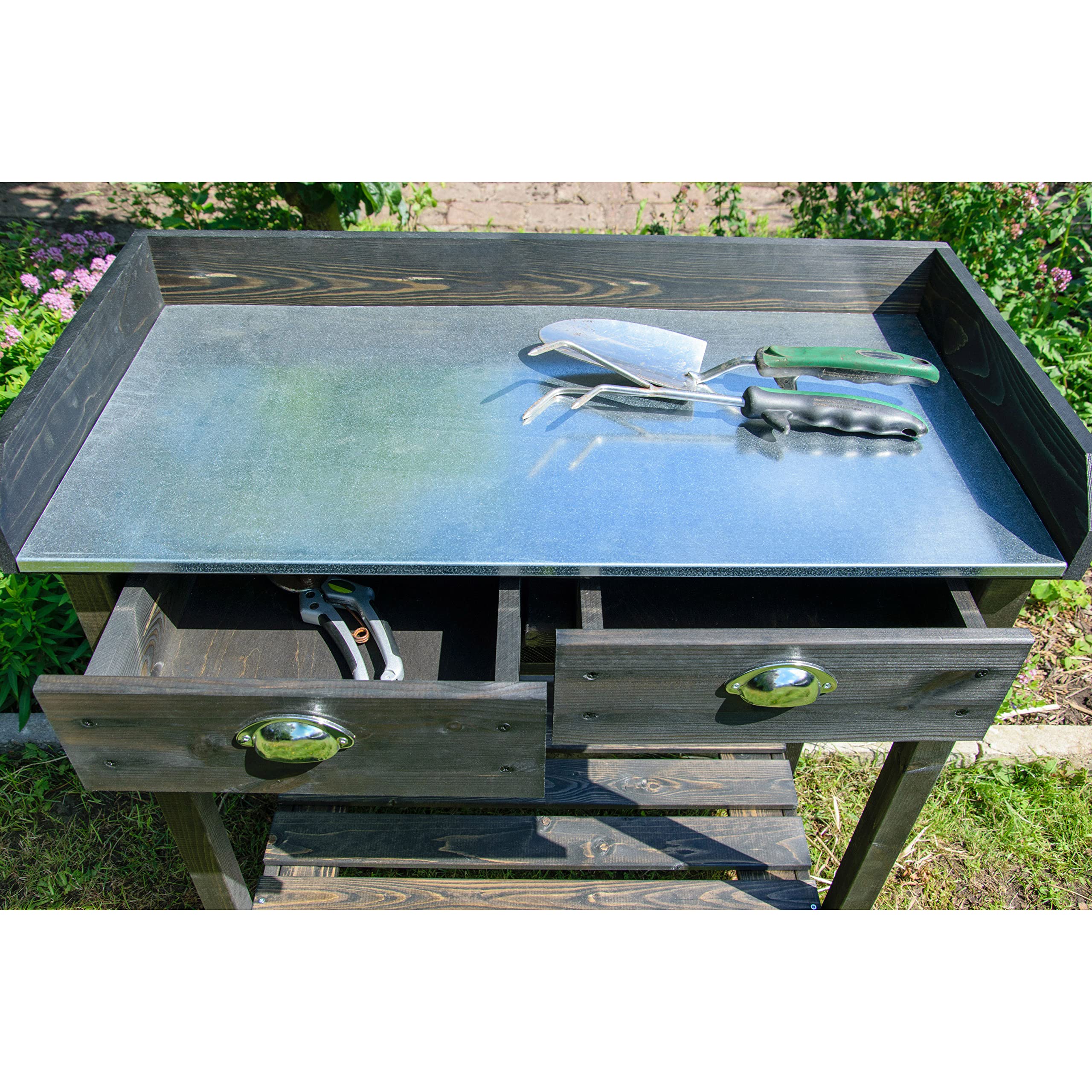 dobar® Design Pflanztisch mit 2 Schubladen | Gärtnertisch mit Ablageboden | Umtopftisch aus massivem Fichtenholz | Blumentisch für Garten/Terrasse/Balkon | 79 x 39 x 90 cm | Schwarz
