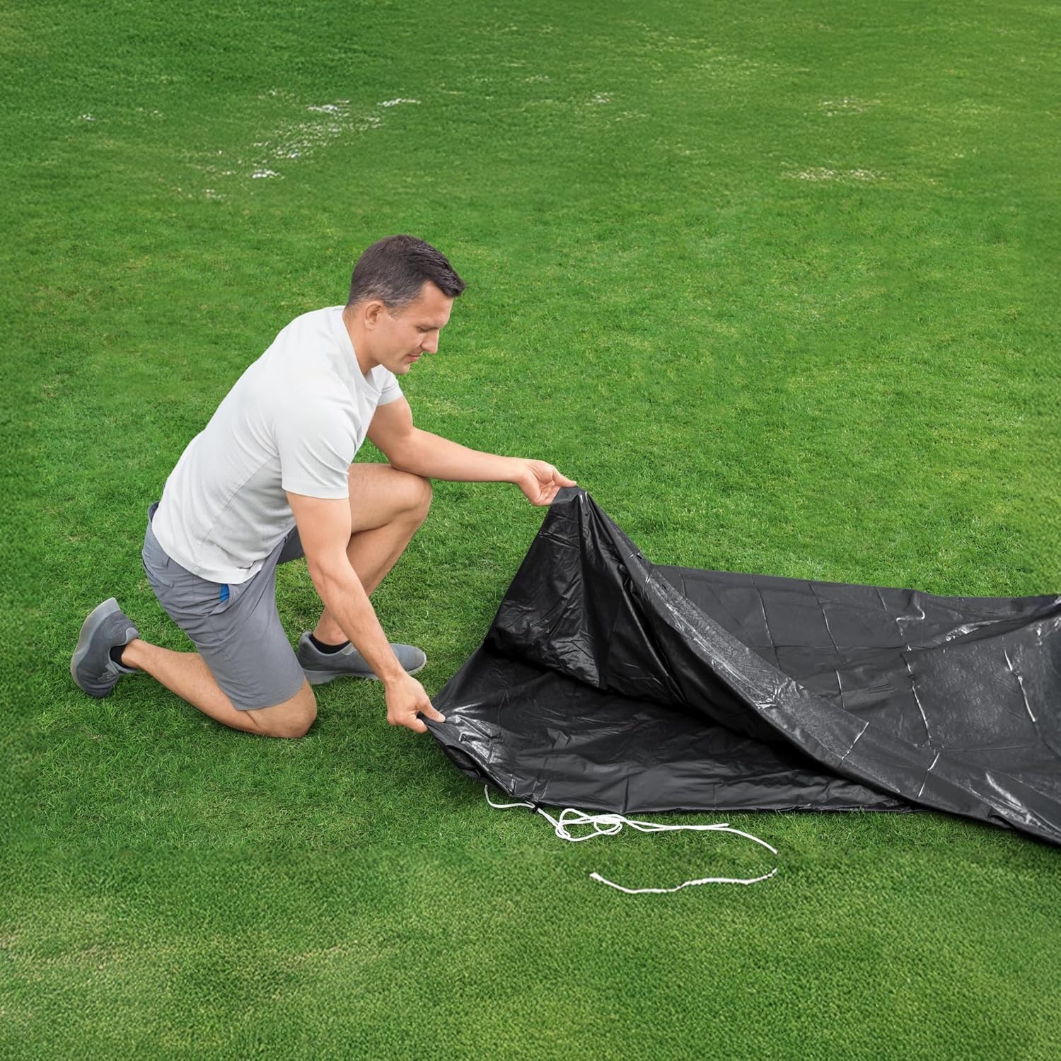 Bestway Round Pool Cover for 18' Round Frame and 16' Steel Wall Above Ground Pools