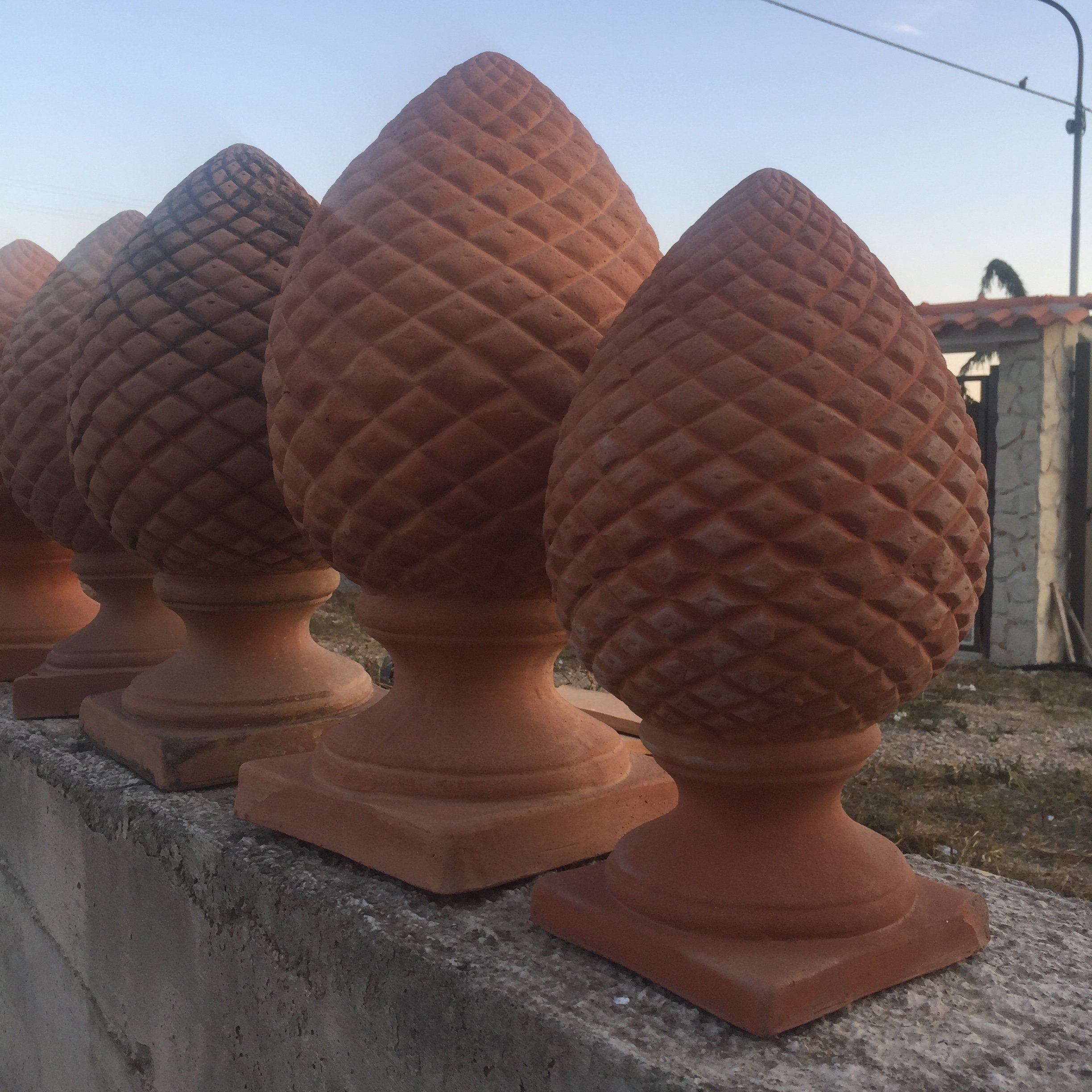 Piña de terracota 25 x 25 x 47 cm