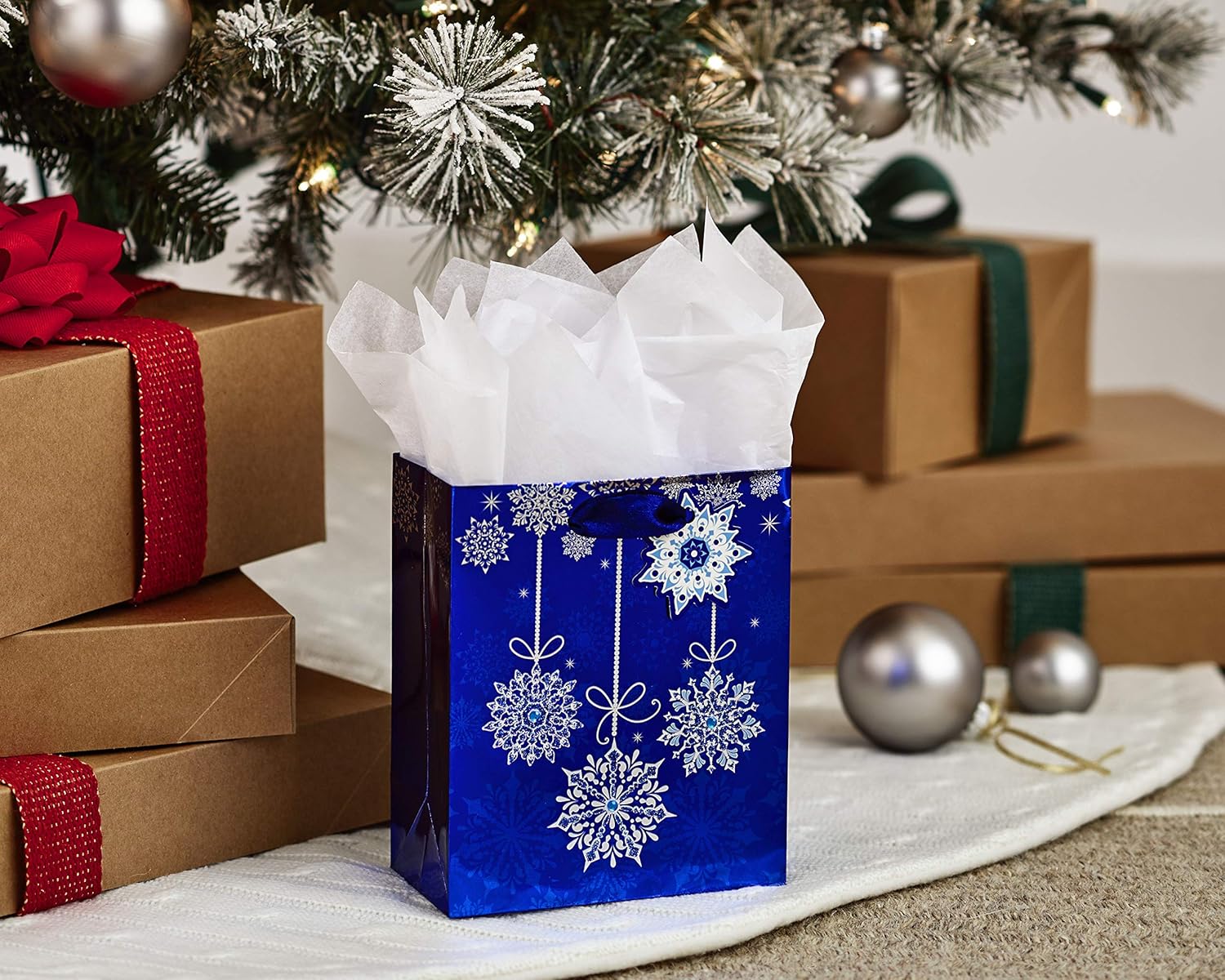 Uр Tо 40% оƒƒ Hallmark 6 Small Holiday Gift Bag with Tissue Paper (Blue Snowflake Ornaments) for Gift Cards, Jewelry, Votive Candles