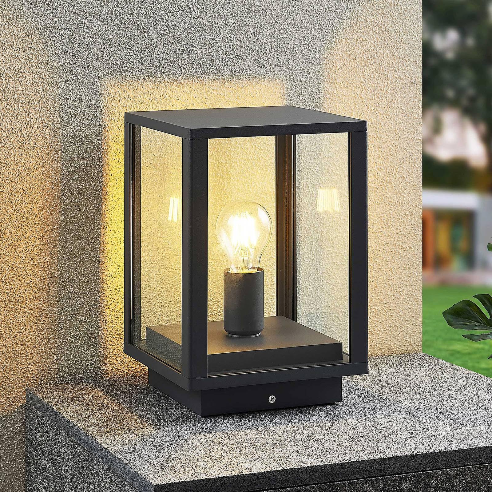 Lindby baliza de jardín en antracita, luz camino exterior | lámpara de jardín ip44 protección contra salpicaduras, e27, h: 29 cm, moderno, de vidrio para terraza
