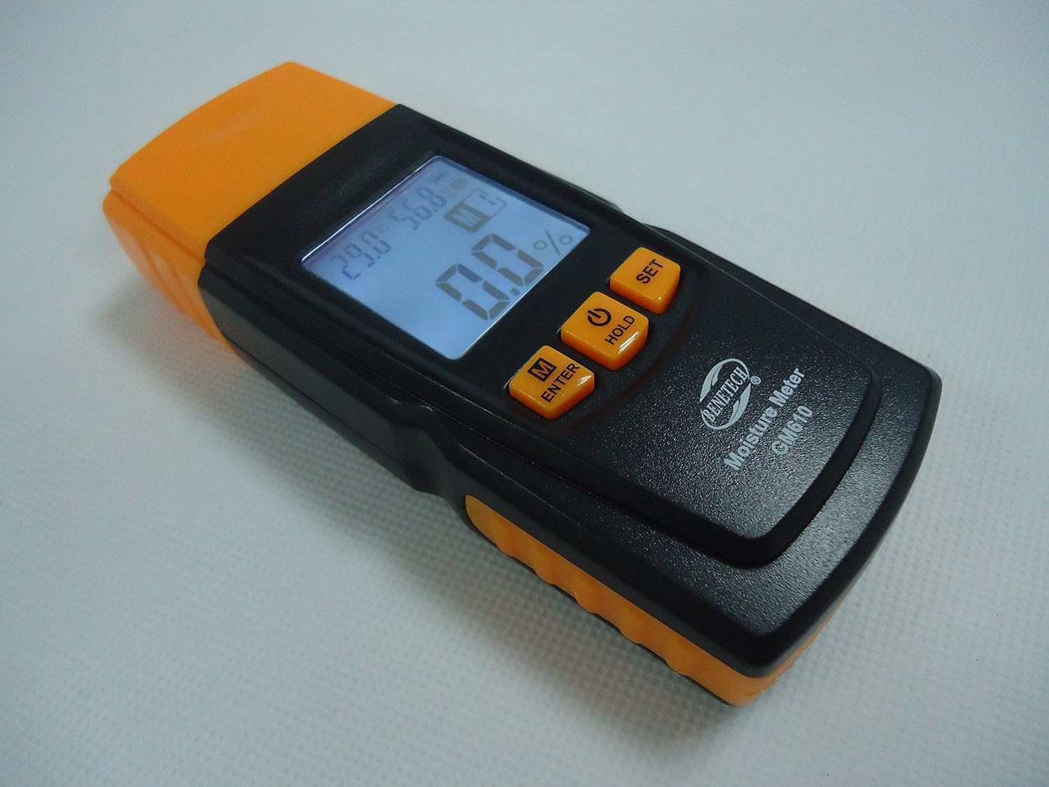 En angle view of Benetech GM610 Wood Moisture Meter, highlighting the measurement pins.