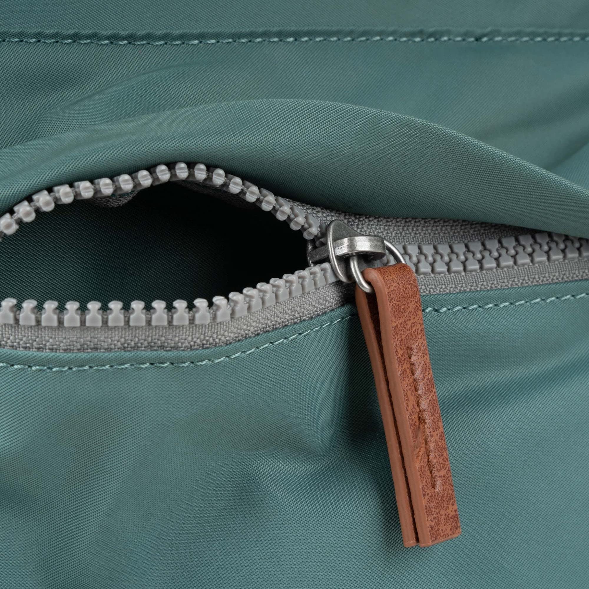 Roka London Kennington Borsa a tracolla sostenibile