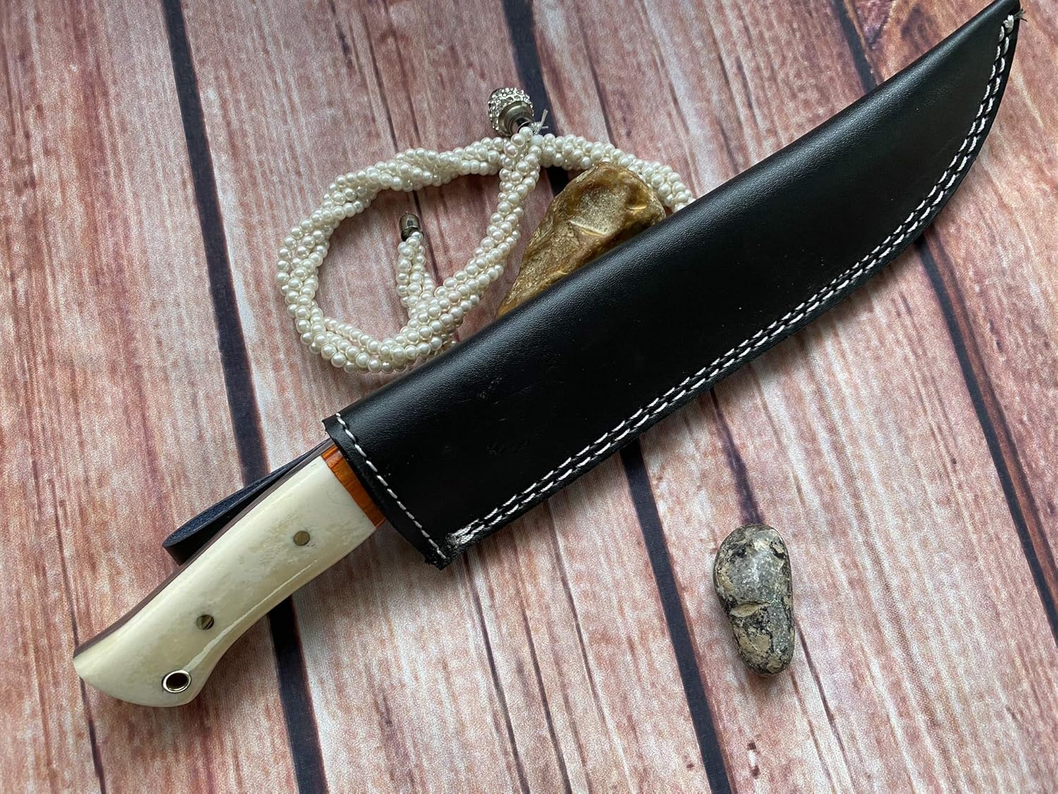 Perkin FBE111 Fixed Blade Hunting Knives with Sheath- Damascus Steel Handmade Full Tang Bushcraft Fixed-Blade Premium Knife for Camping, Hiking, Fighting and Outdoor Activities-Unisex Adults