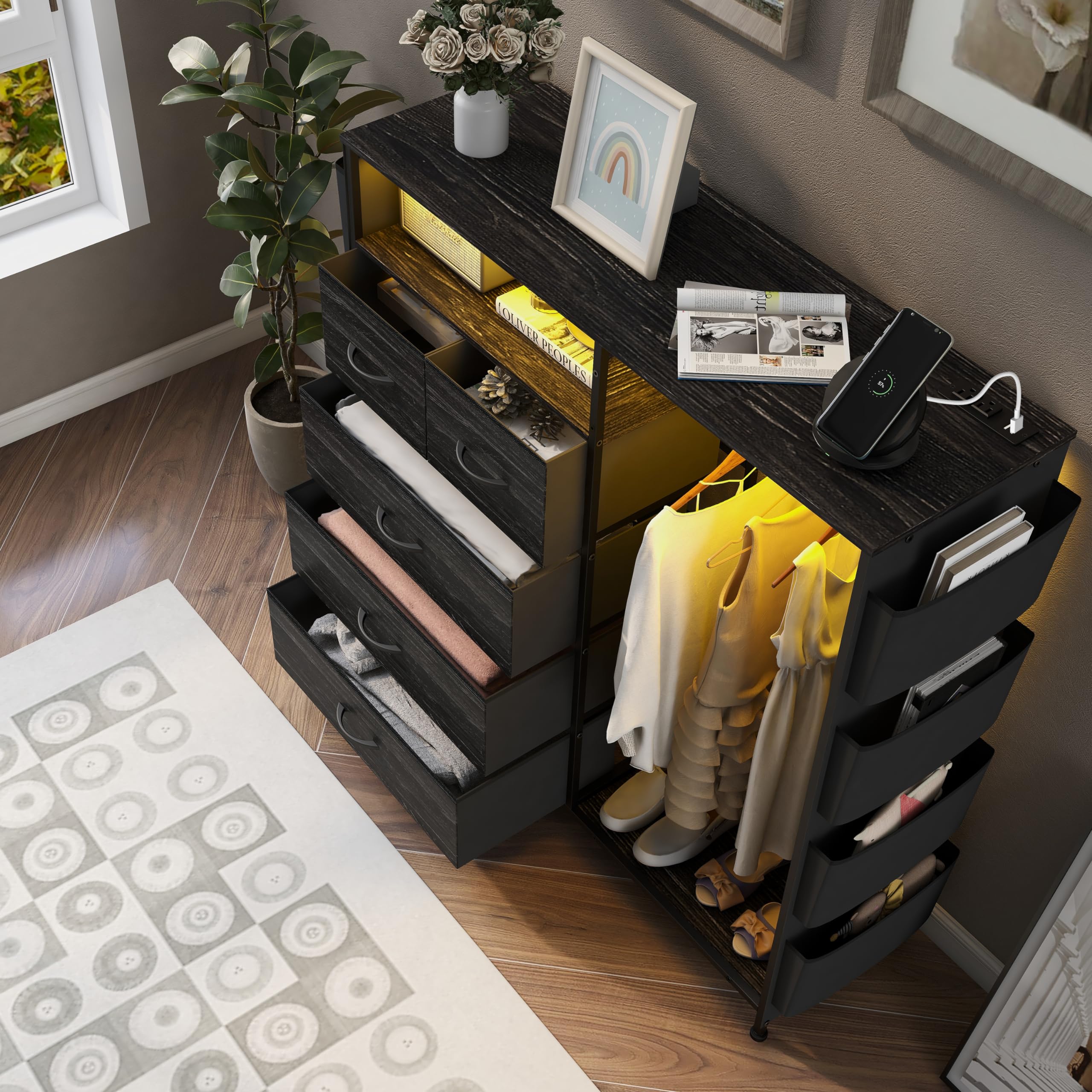 Cómoda para dormitorio con perchero, bolsillos laterales, cómoda de 5 cajones con estación de carga, luces LED, cómoda de almacenamiento negra para guardería, pasillo, armario, marco de acero 6
