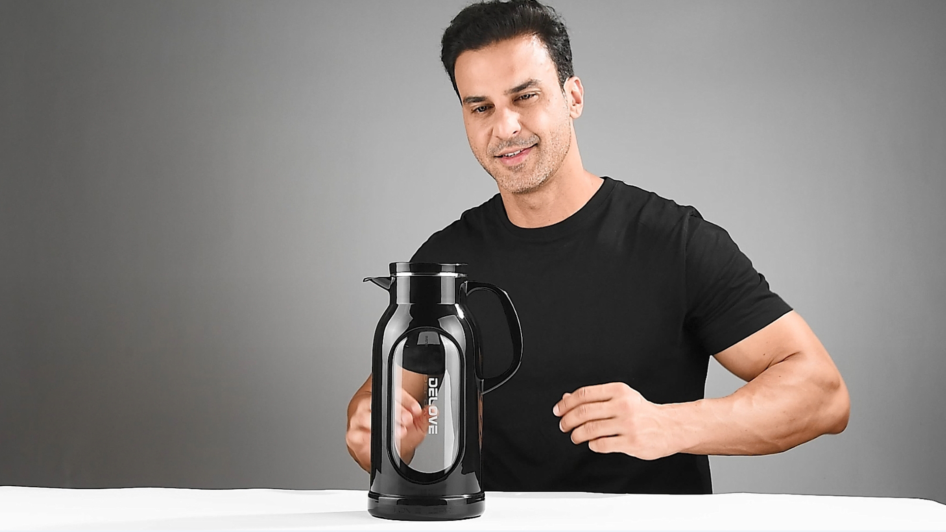 Amazon.com: Delove 68 oz/2 Liter Glass Pitcher with Shatterproof