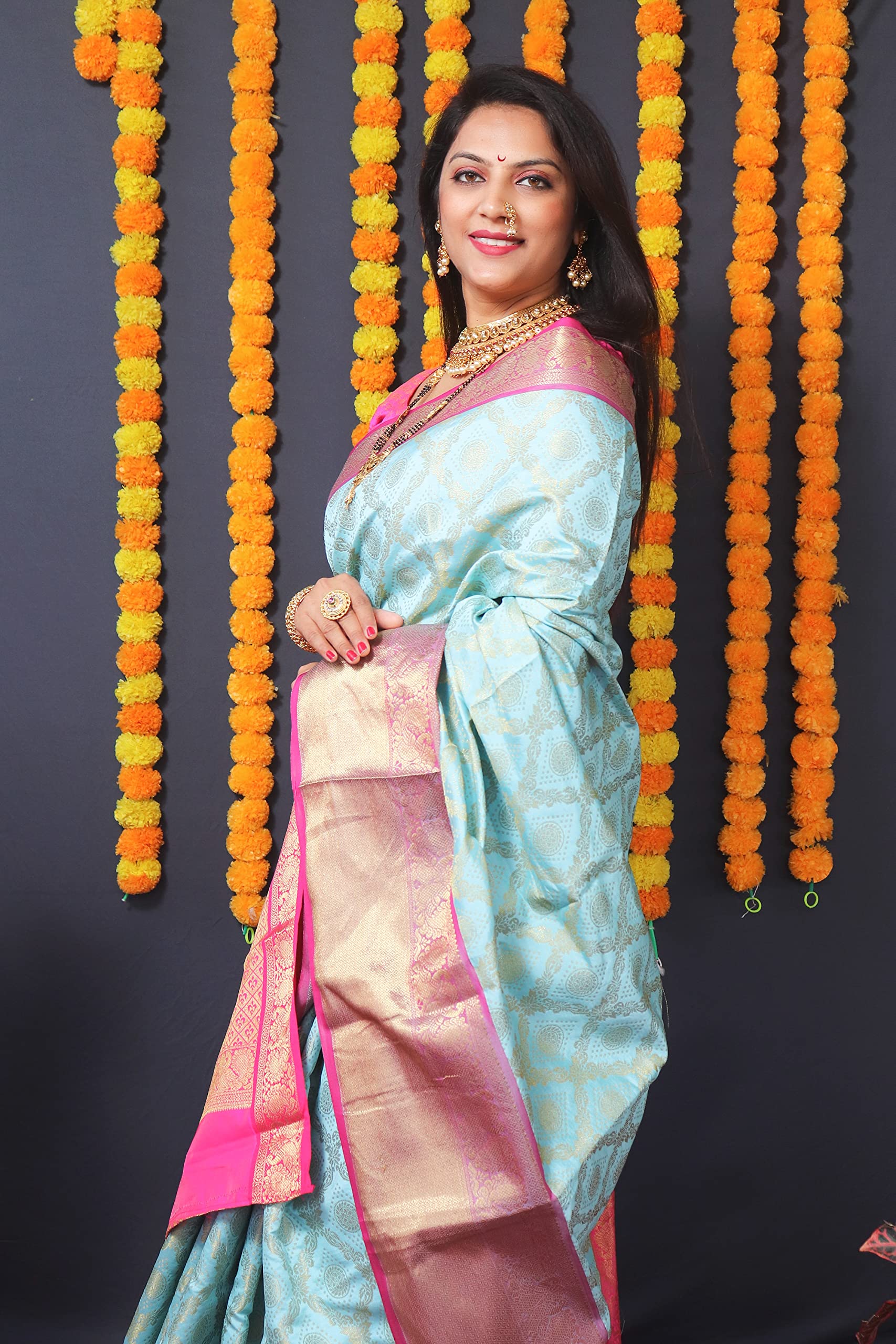 SGF11 Women's Kanjivaram Pure Soft Silk Handloom Saree Pure Golden Zari With Blouse Piece product image 3
