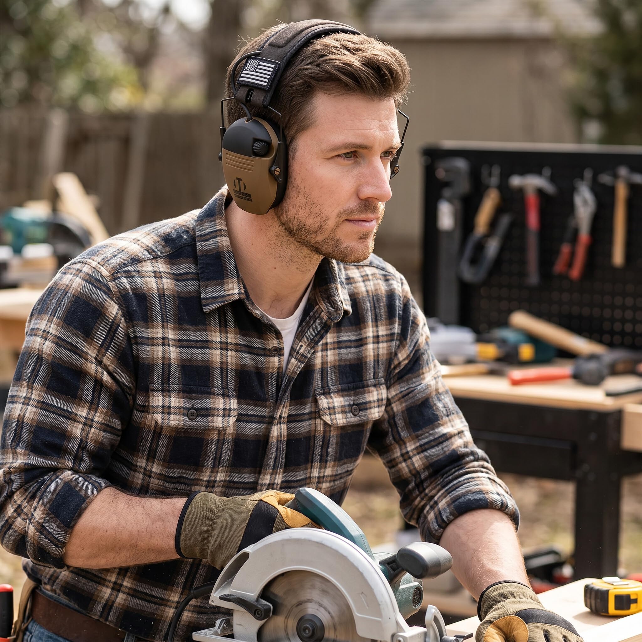 Haofy Protección Auditiva Electrónica con Micrófono Direccional Amplificación de Sonido de 82 DB Diseño ABS Plegable para Campo de Tiro, Trabajo Al Aire Libre, Almacenamiento Compacto (Caqui)
