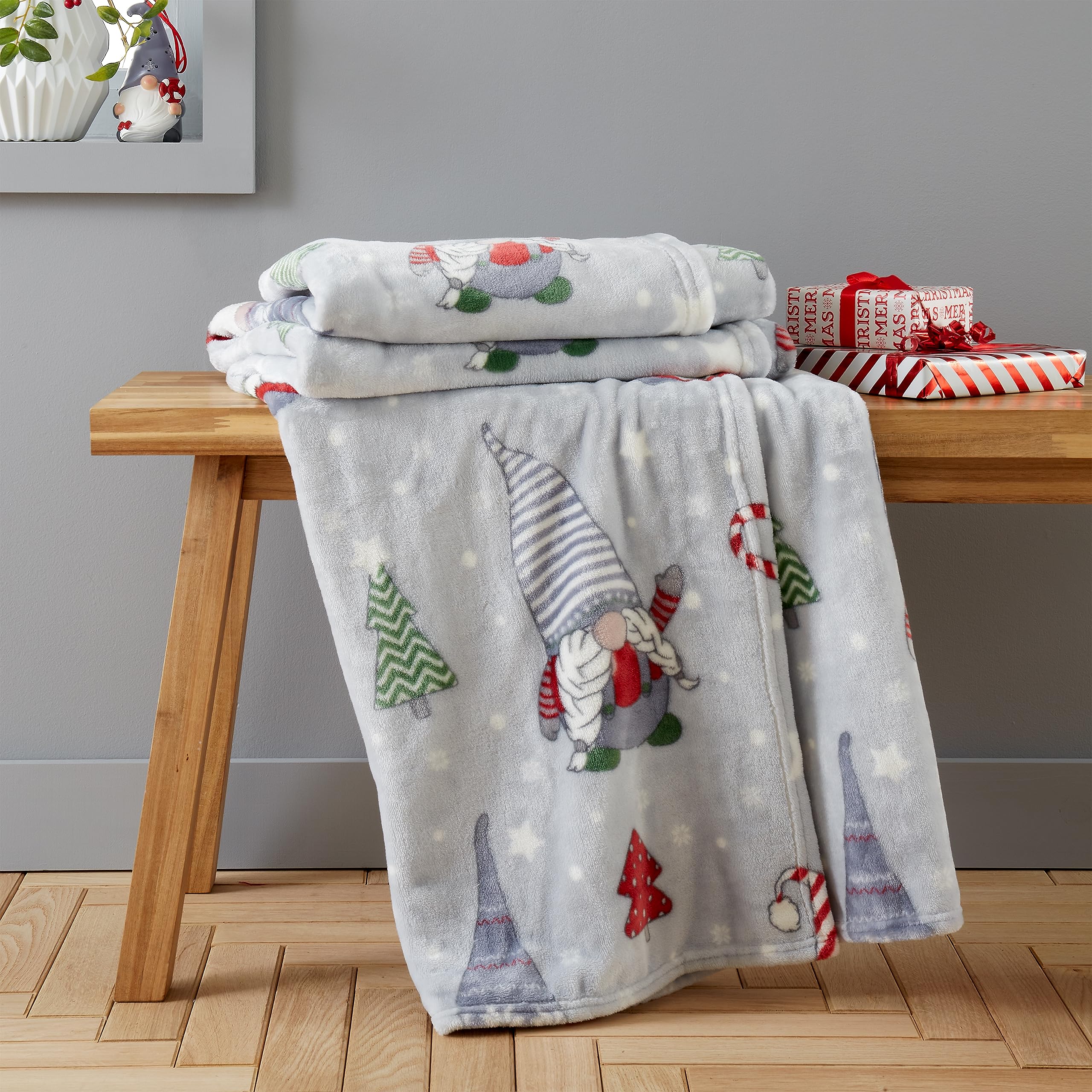 Catherine Lansfield Grey Christmas Gnomes Fleece Cosy 130X170cm Blanket Throw