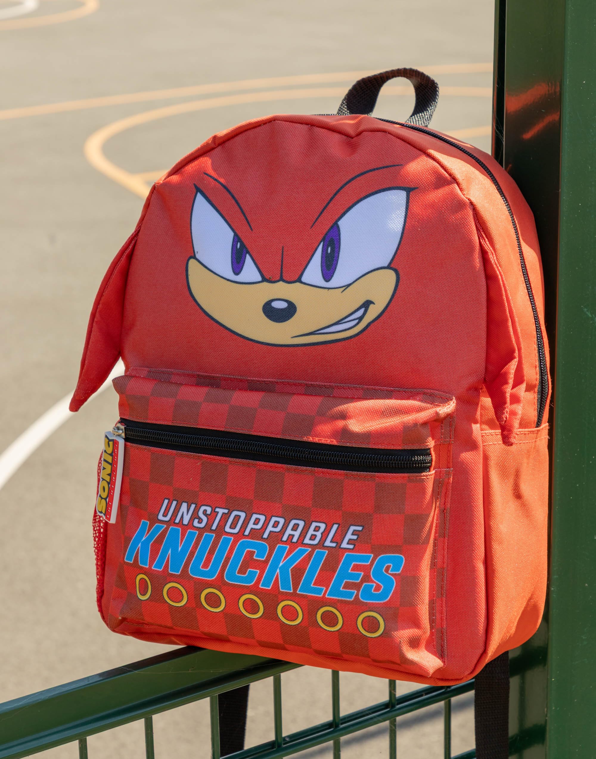 Sonic The Hedgehog Mochila 3D de Knuckles el Equidna para niños | Bolsillo frontal con cremallera a cuadros rojos y texto ¡Knuckles Imparable! | Mochila escolar con el personaje