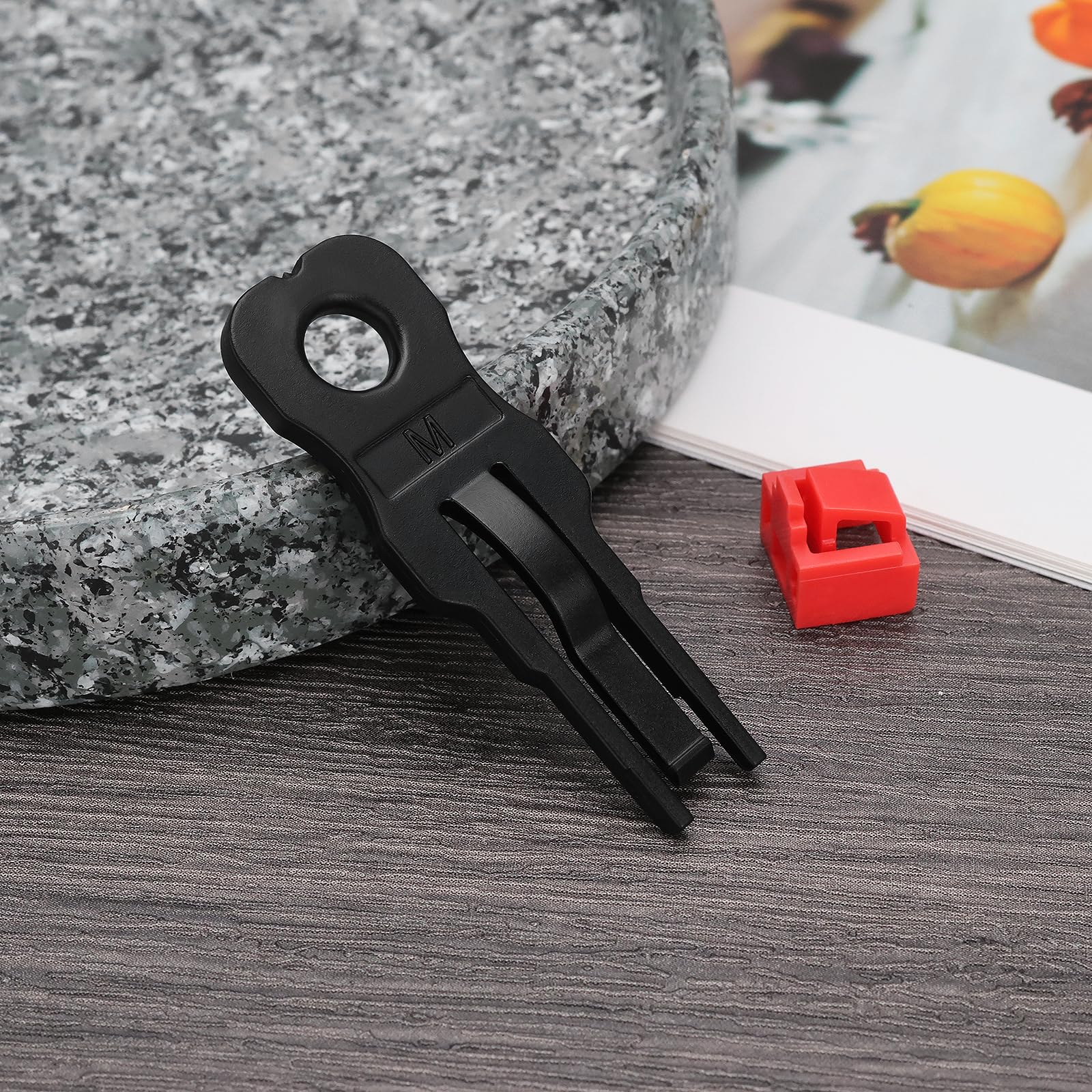 24 pezzi RJ45 Port Lock RJ45 Port/Dust Blocker RJ45 Dust Cover Cap Ethernet LAN Hub Anti Dust Cover Cap Cap Blockout Protector con 2 chiavi di rimozione, rosso