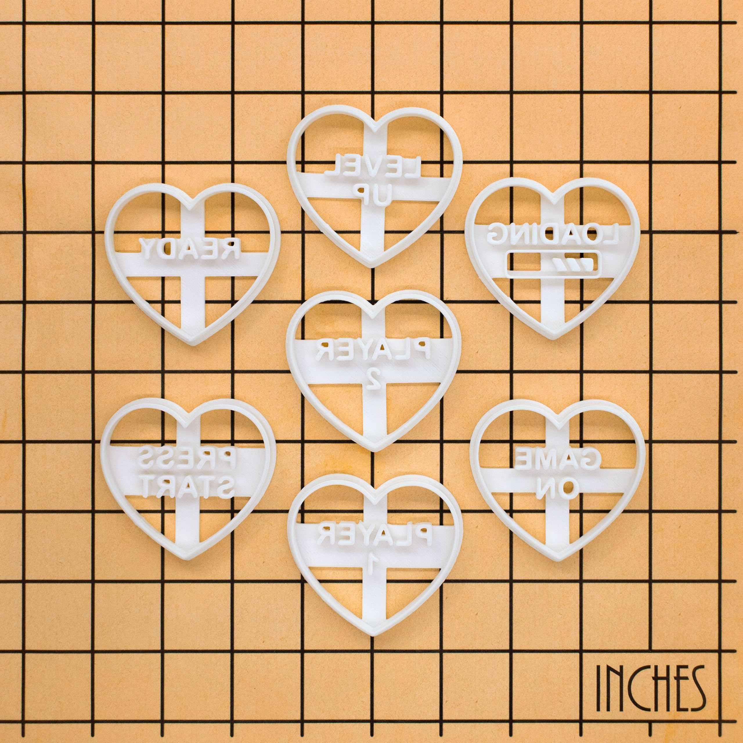 BAKERLOGY Lot de 7 emporte-pièces cœurs Gamer & Geek – Designs gaming pour la Saint-Valentin & soirées date night, biscuits & fondant