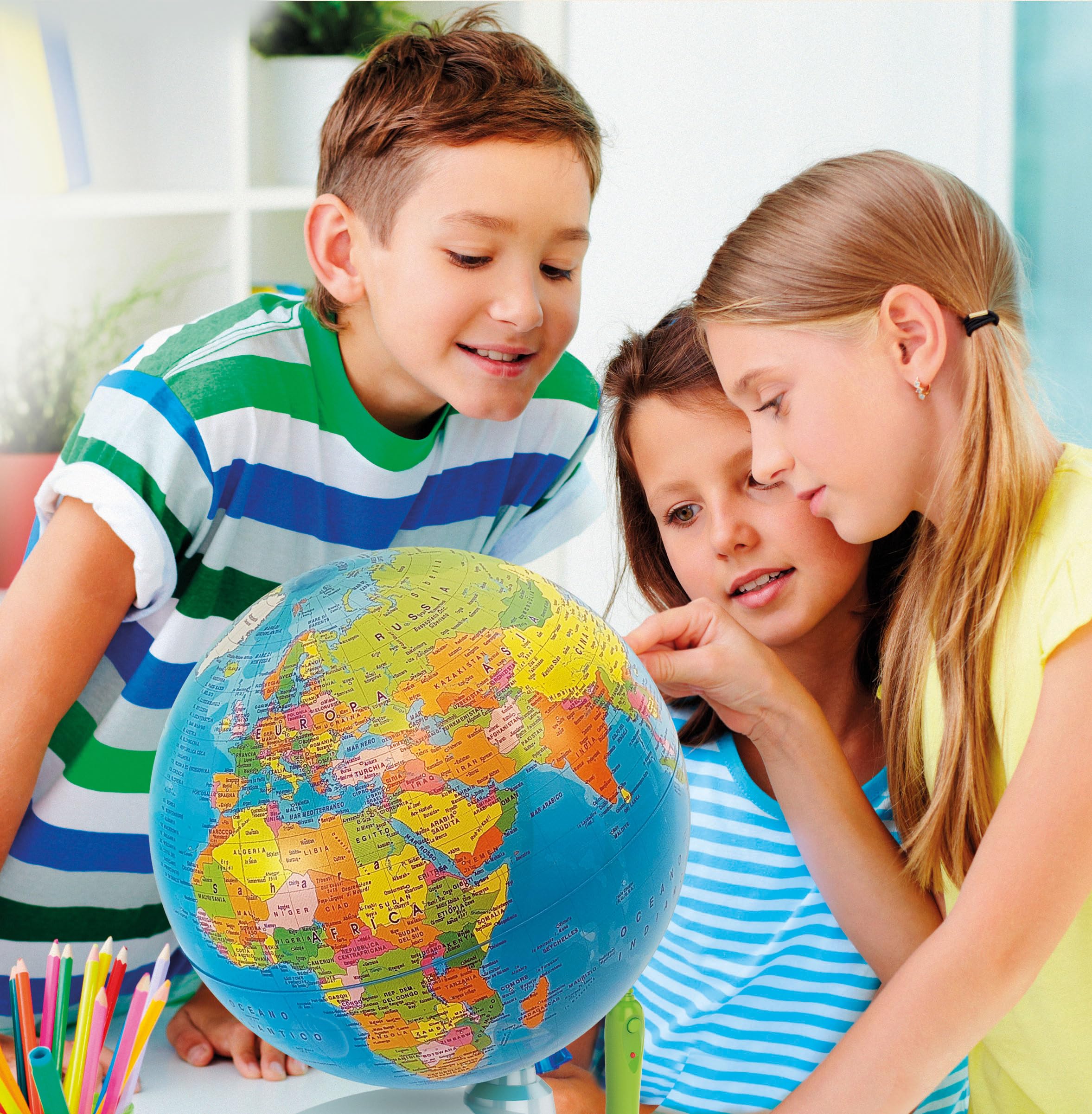 Clementoni - Sapientino Esploramondo Realtà Aumentata, Mappamondo Educativo per Bambini dai 7 Anni in su, Globo Educativo con Penna Interattiva e App Dedicata, Made in Italy, Lingua Italiana, 16032