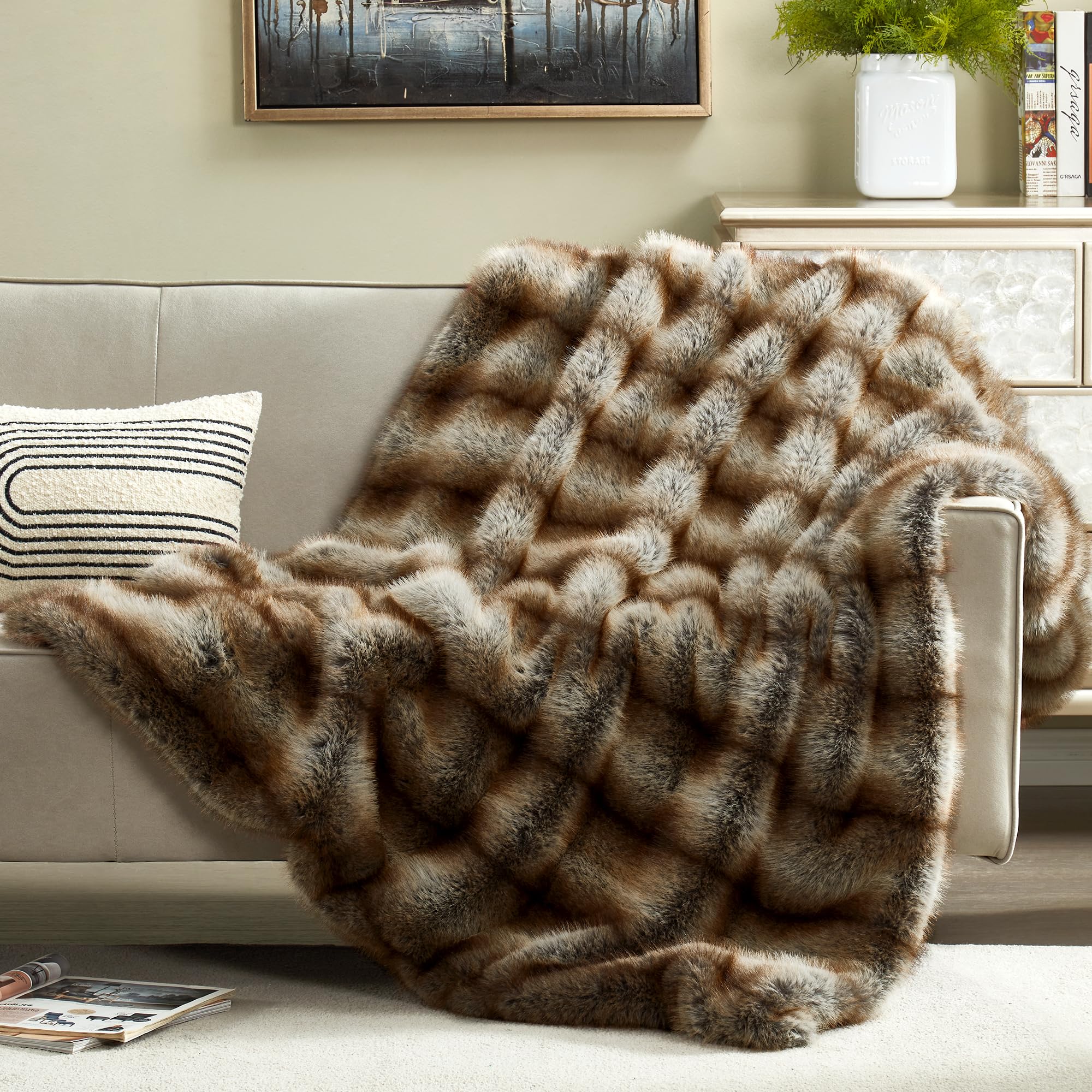 JONIYEAR High-end Long Pile Fluffy Faux Bear Fur Throw Blanket 50" x 60",Luxury Soft Double Sided Cozy Accent Wolf Fuzzy Blanket for Couch Sofa,Warm