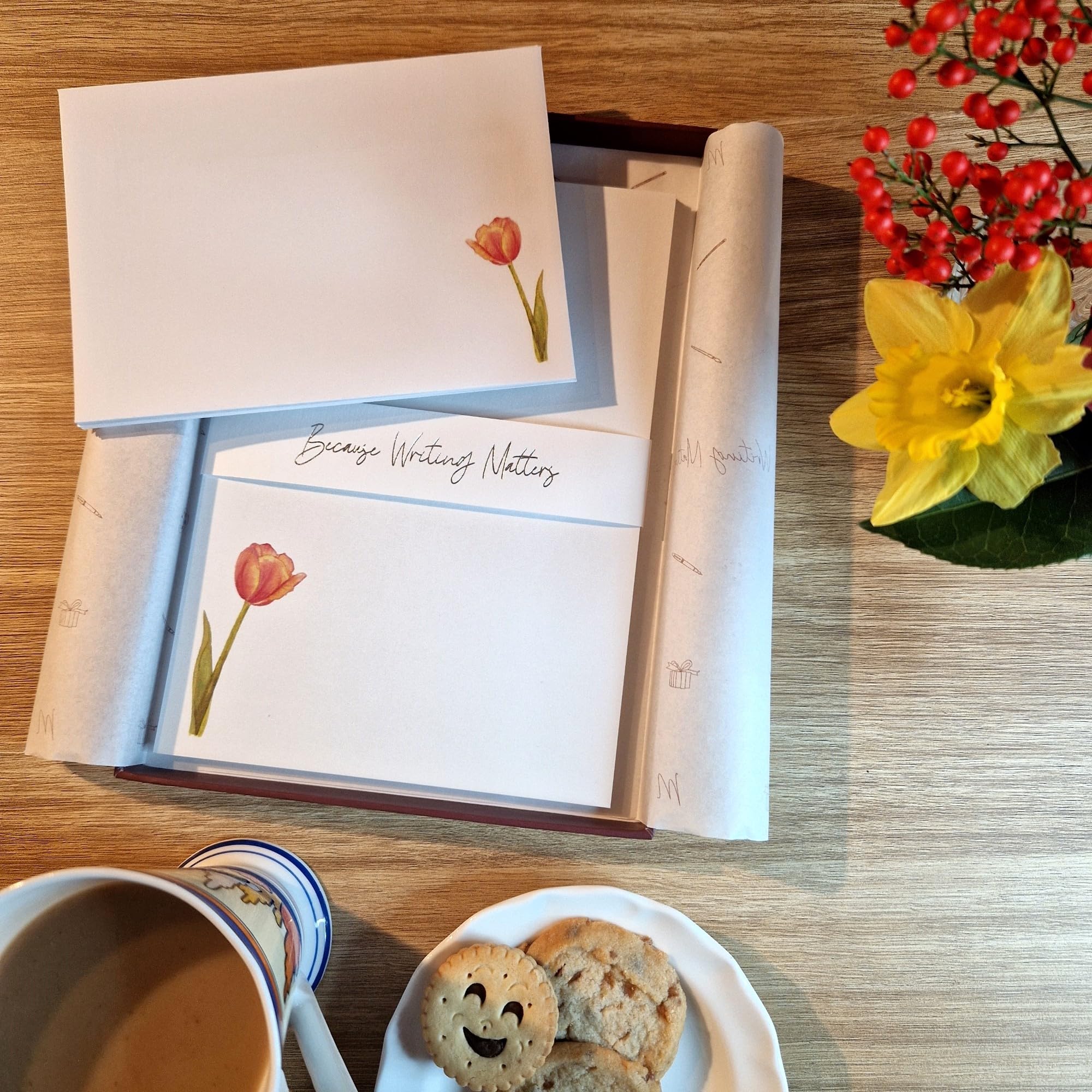 Me Loovely Tulip Letter Writing Set A5 Floral Stationery Paper with C6 Envelopes (18 Letters & 18 Envelopes with Gift Box)