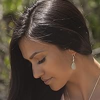 Vista 5 de Pendientes populares de cristal de mar reciclado en ganchos de plata esterlina