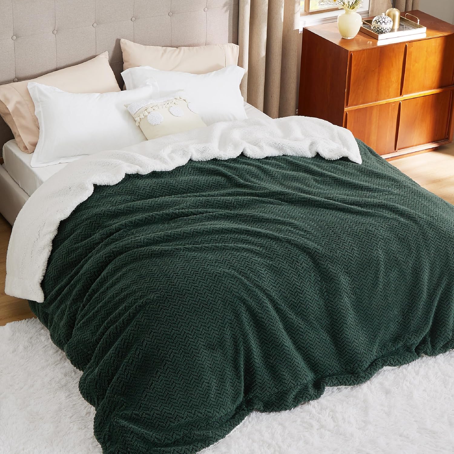 Bedsure Sherpa King Size Blanket for Bed Fuzzy Soft Cozy