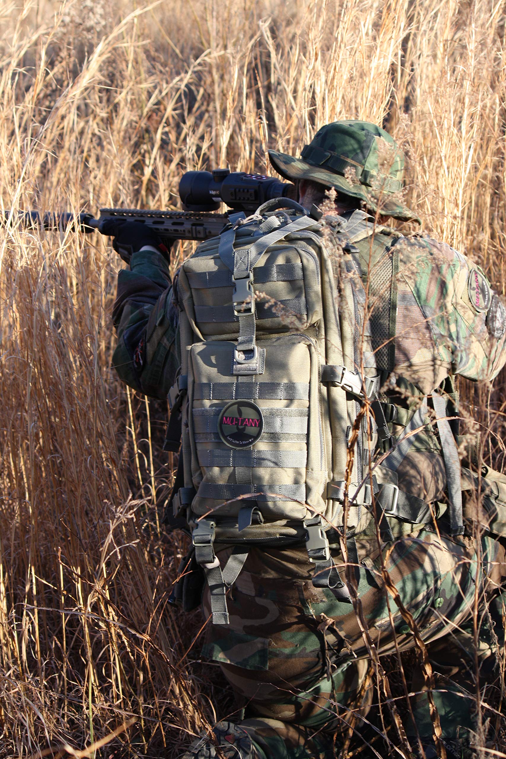 Magforce Origin Pack erweiterter taktischer Rucksack, Camping-Ausrüstung, ausgestattet mit Molle- und Ballistic-Nylon für Männer und Frauen 0515, Khaki Laub