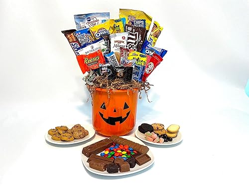 Cesta de regalo de calabaza de Halloween con chocolates, dulces y aperitivos de primera calidad. Regalo para niños, familias y clientes