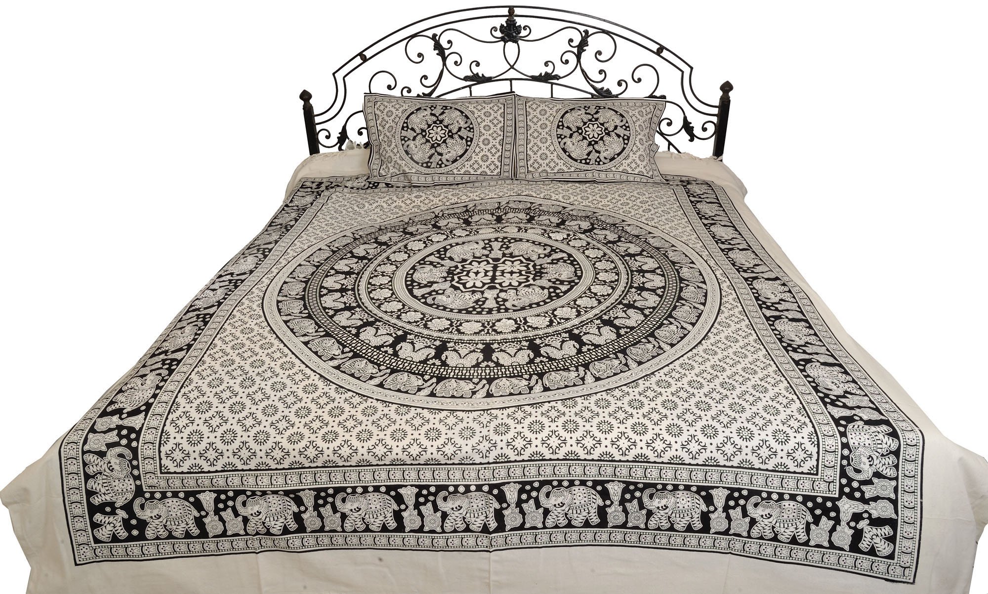 Drap plat mandala éléphant de Pilkhuwa en pur coton blanc et noir avec ses taies