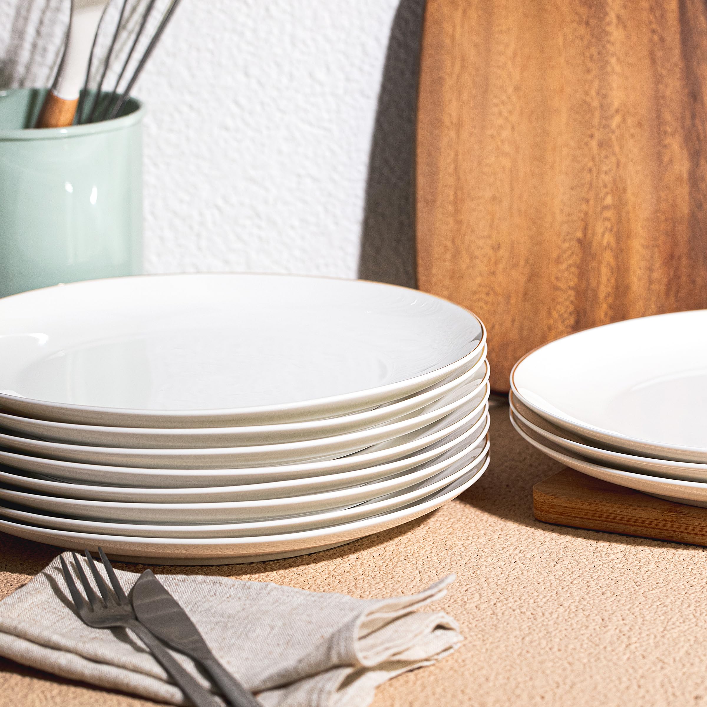 BTaT- Platos llanos de porcelana blanca, juego de 12, platos blancos de 10.5 pulgadas, platos de porcelana para 12, juegos de platos de porcelana para 12, juego de platos blancos, platos blancos de