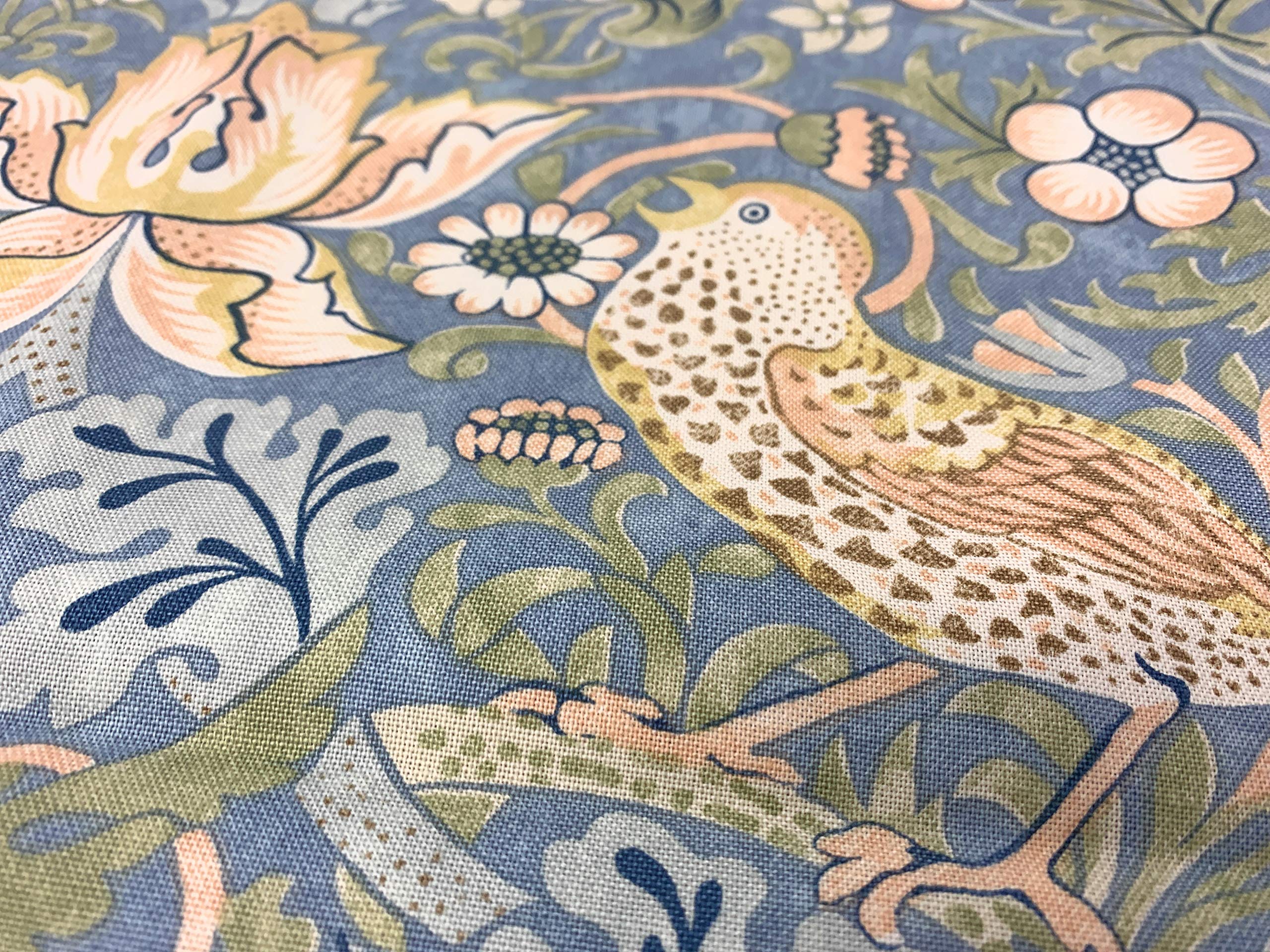 ウィリアムモリス クッションカバー イチゴドロボウ ブラウン 鳥