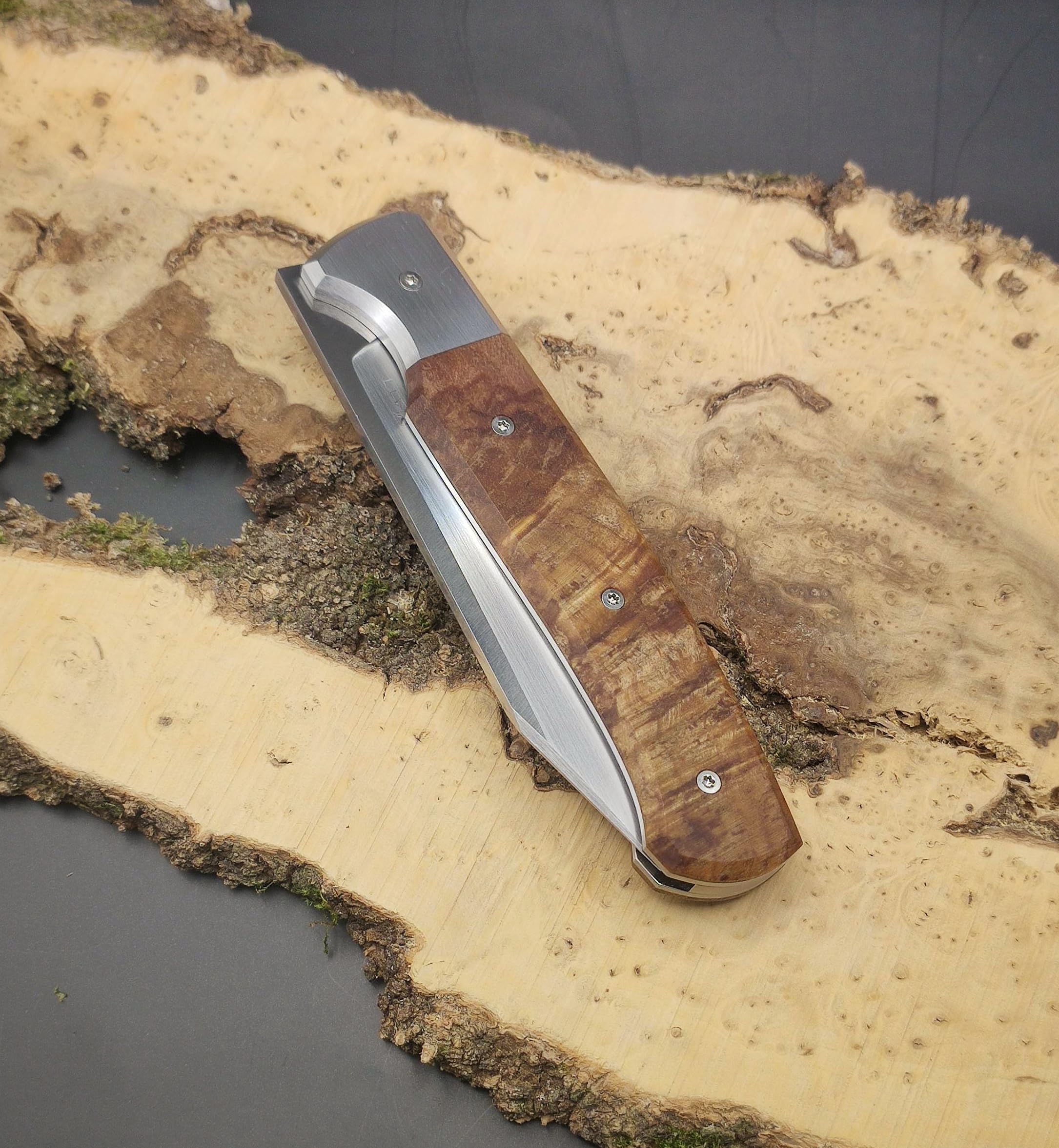 Couteau piémontais pliant pour en finir avec les lames qui s'émoussent