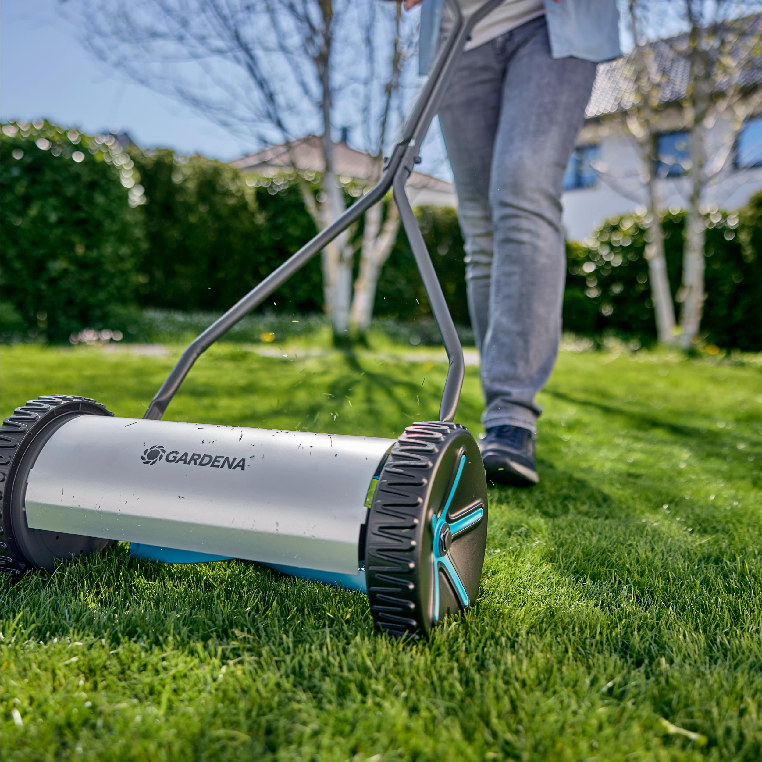 Gardena Rasaprato a Mano Elicoidale Comfort 330 Rasaprato a mano elicoidale: Prato all'Inglese, Larghezza di taglio da 33 cm, Senza fili, Facile da manovrare, Per prati fino a 150 m² (11750-20)