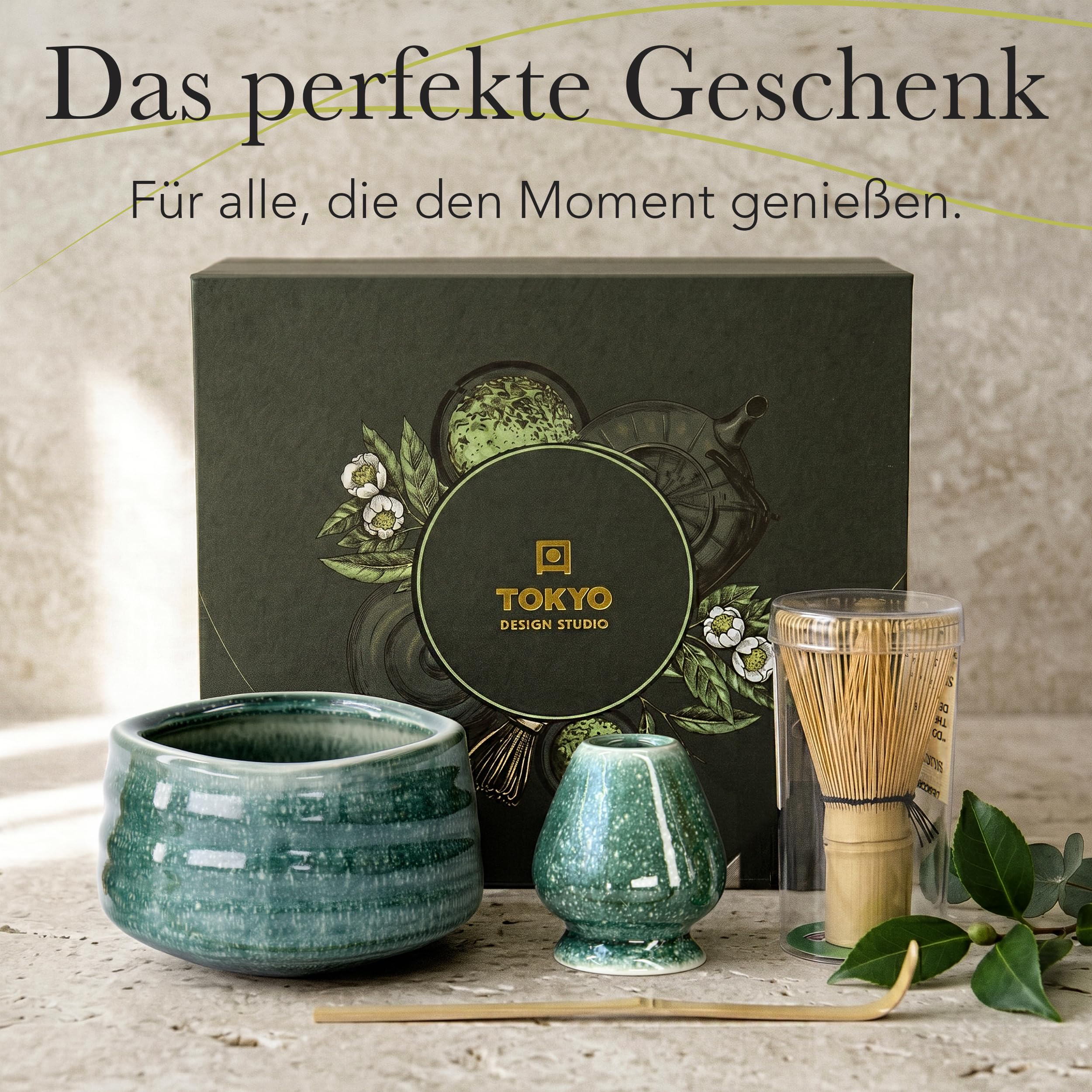 TOKYO design studio – 4-teiliges Matcha Set in hochwertiger Geschenkverpackung - mit Matchaschale, Bambusbesen, Bambuslöffel & Teebesenhalter - Traditionelle Teezeremonie – Edle Keramik in Türkisgrün